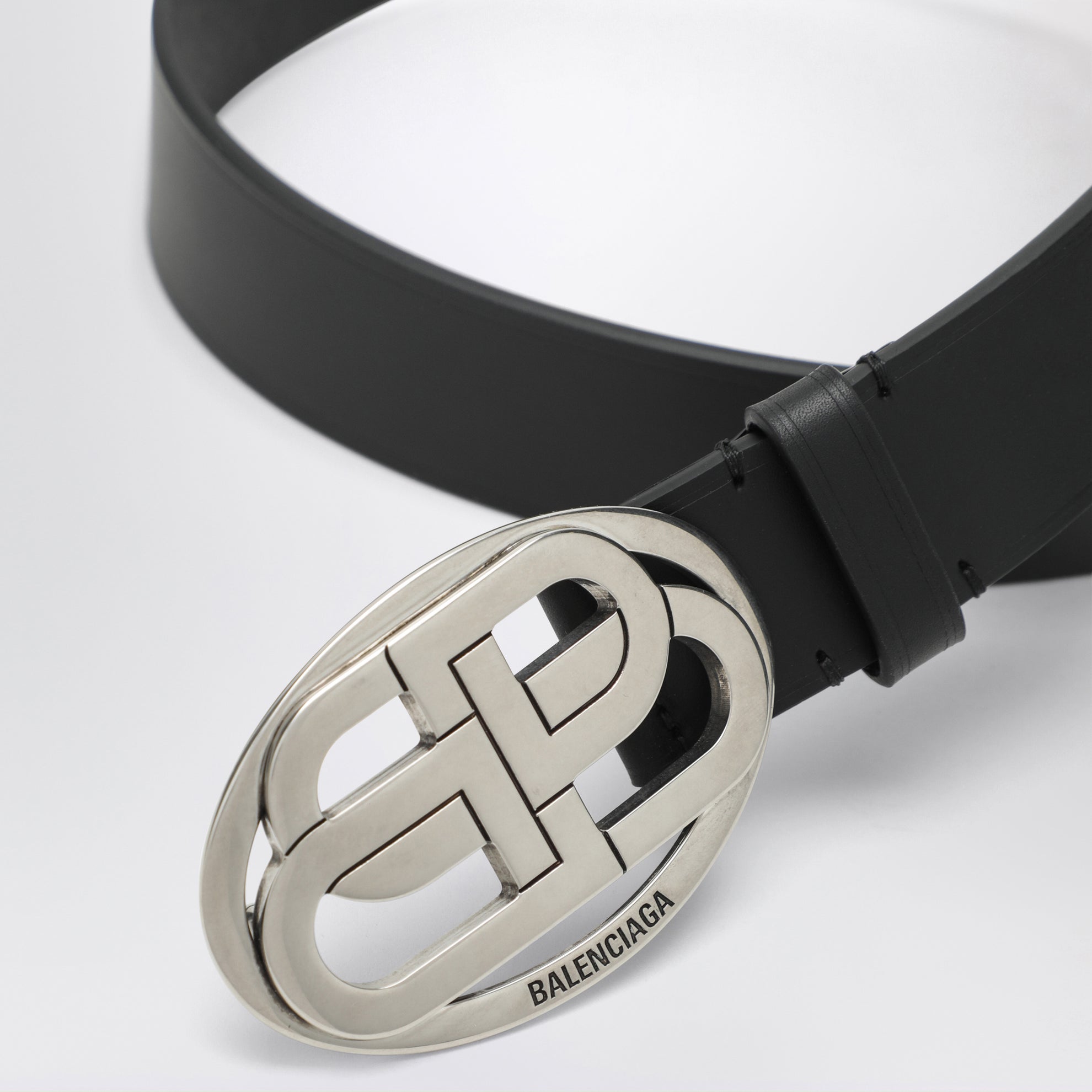 Black leather Oval BB belt