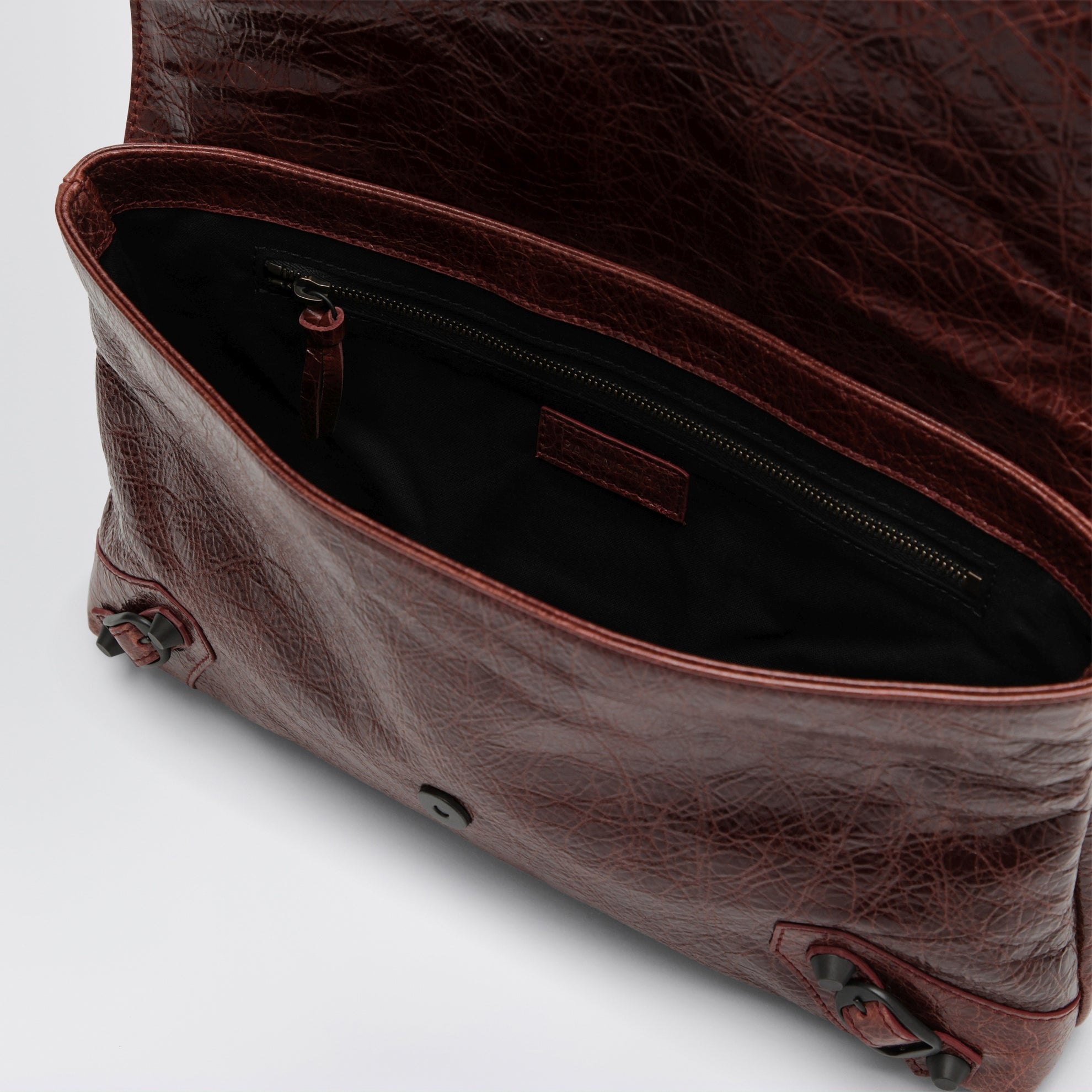 Le City pouch in Merlot leather