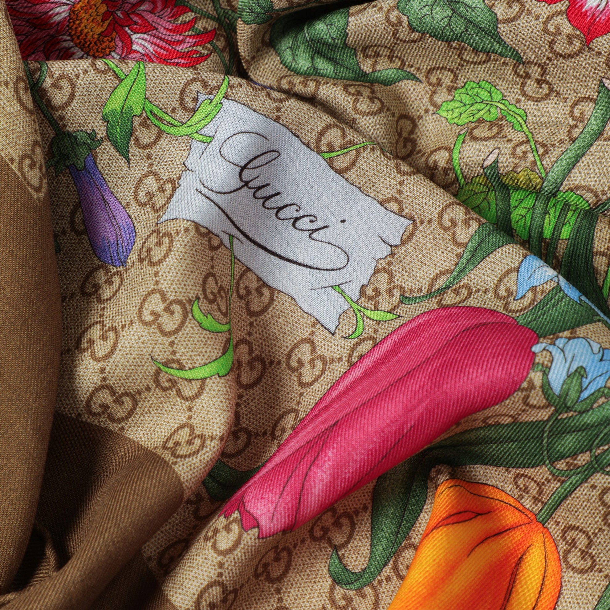 Scialle in lana e seta con stampa GG jacquard
