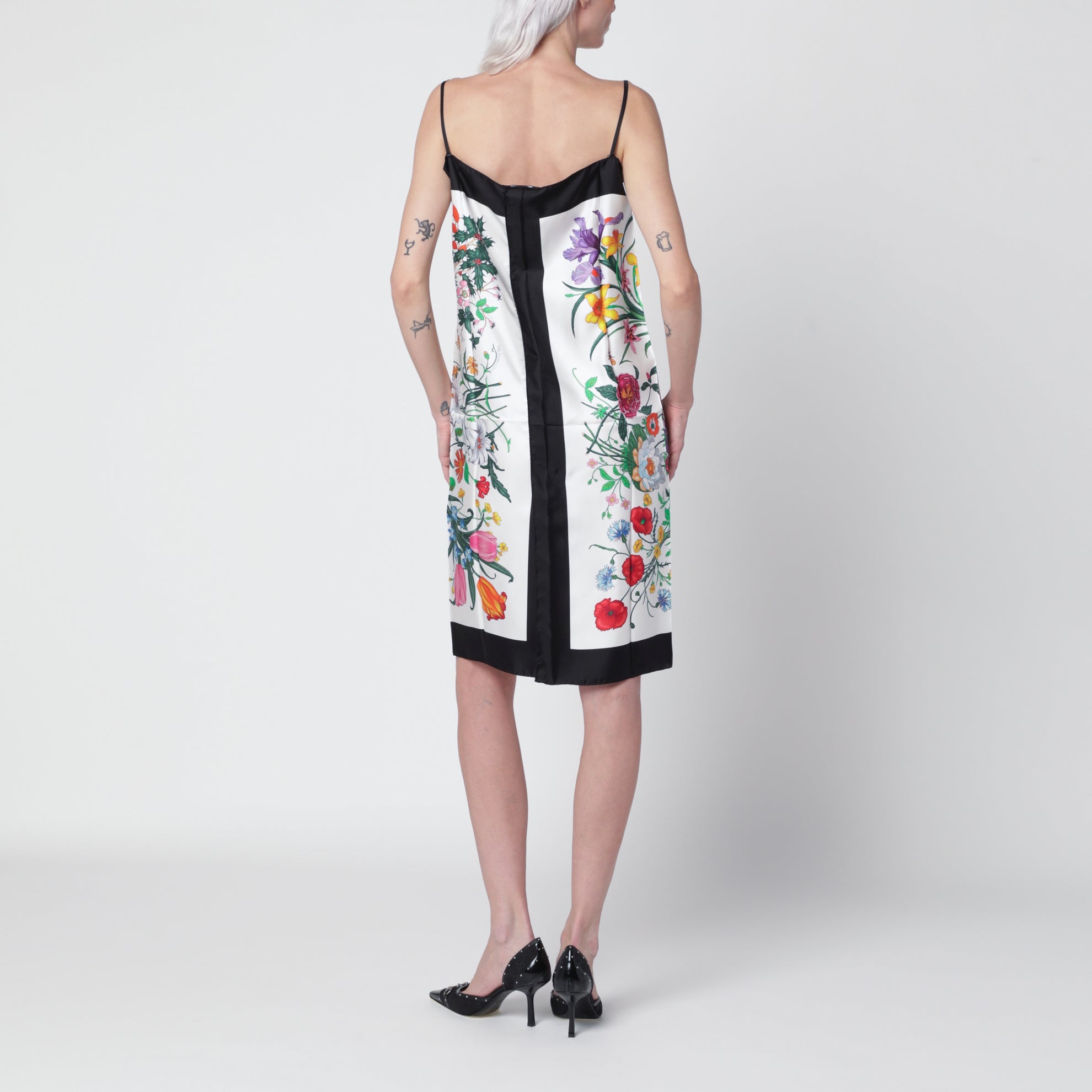 Robe blanche et noire en twill de soie