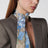 Bedrucktes Seidenband mit Flora-Motiv in Hellblau