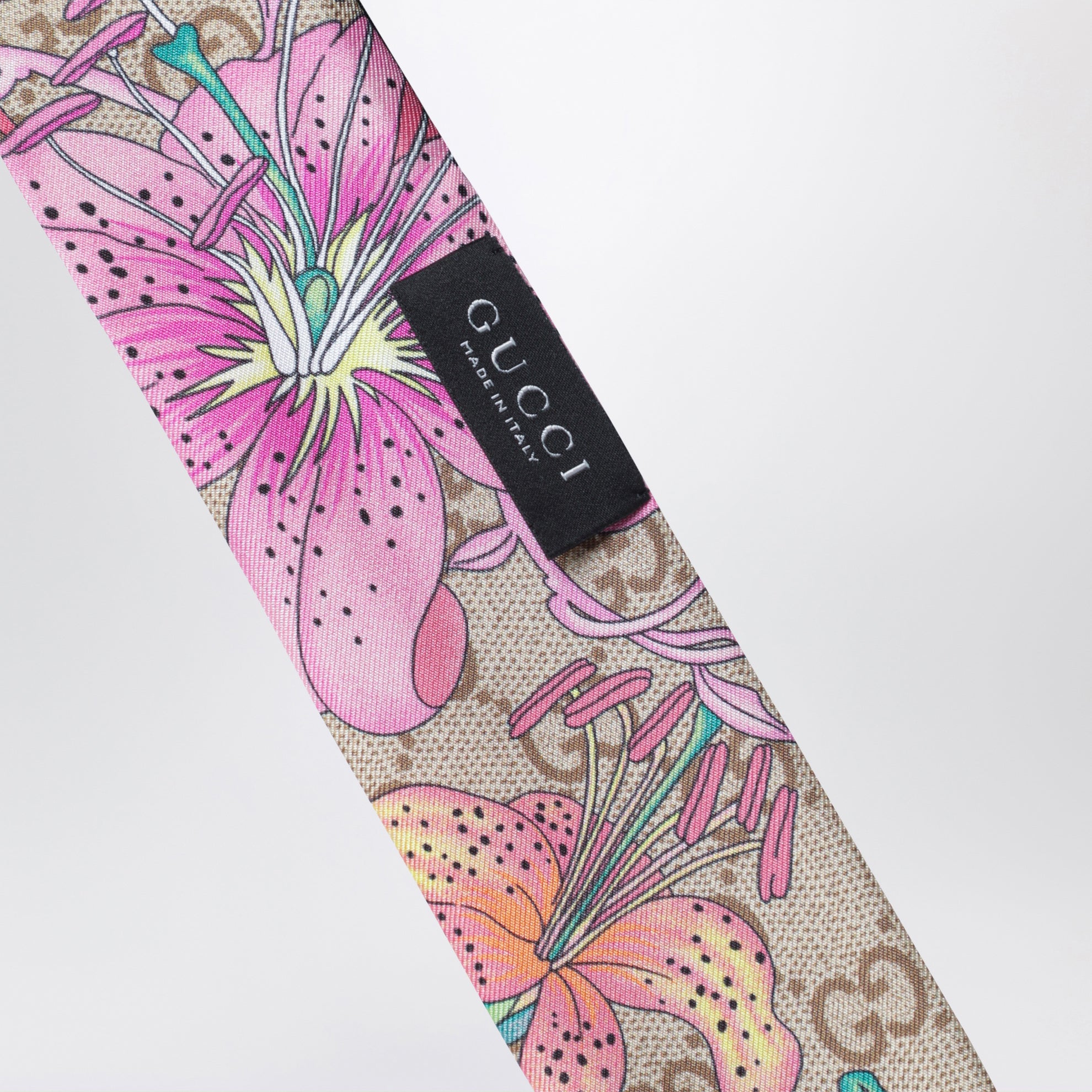 Bedrucktes Seidenband mit Flora-Motiv in Rosa