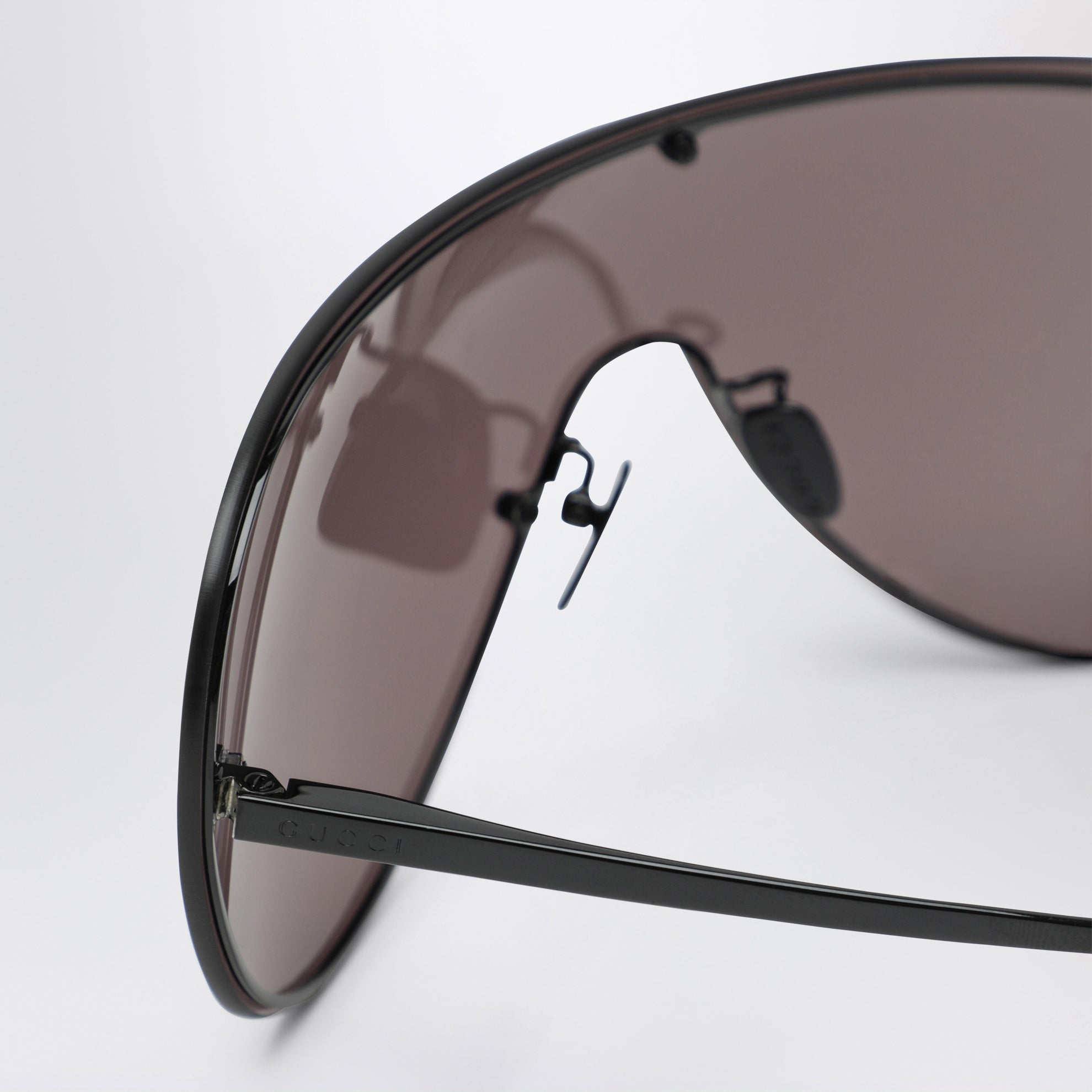 Lunettes de soleil masque en métal noires