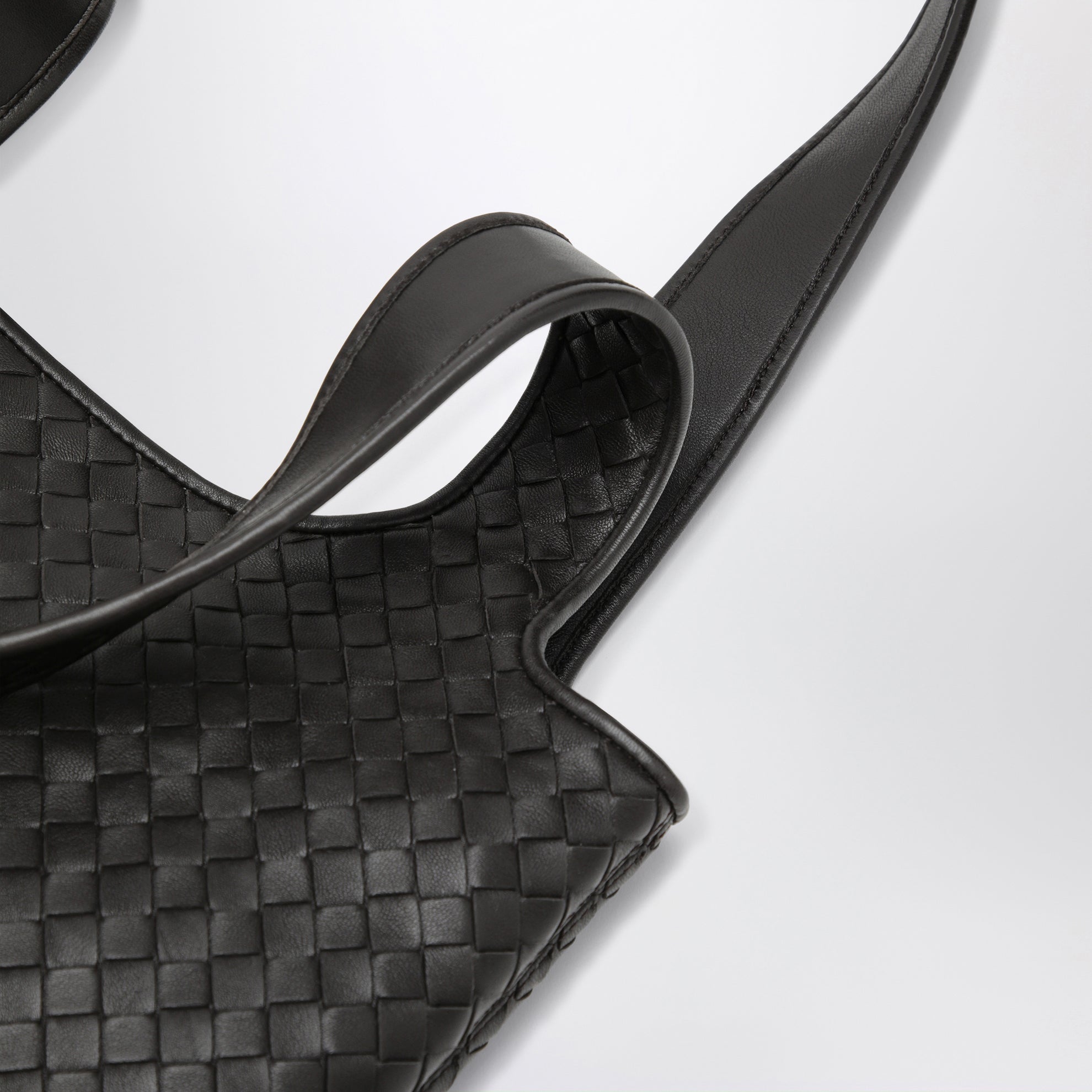 Veneto Tote-Bag mit Intrecciato aus Nappa, Espresso