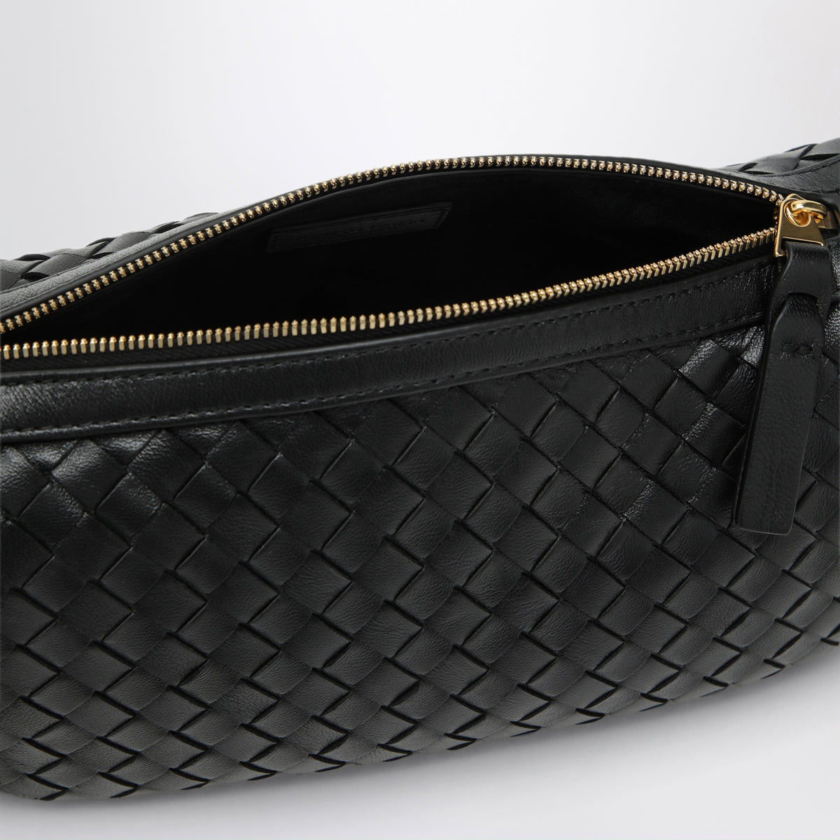 Black Nodo shoulder bag in nappa leather