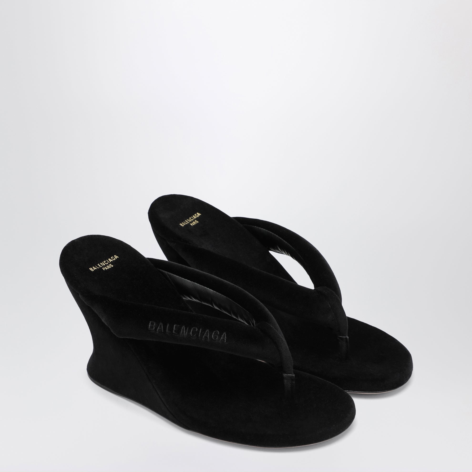 Wedge thong sandals Gaeta in black stretch velvet