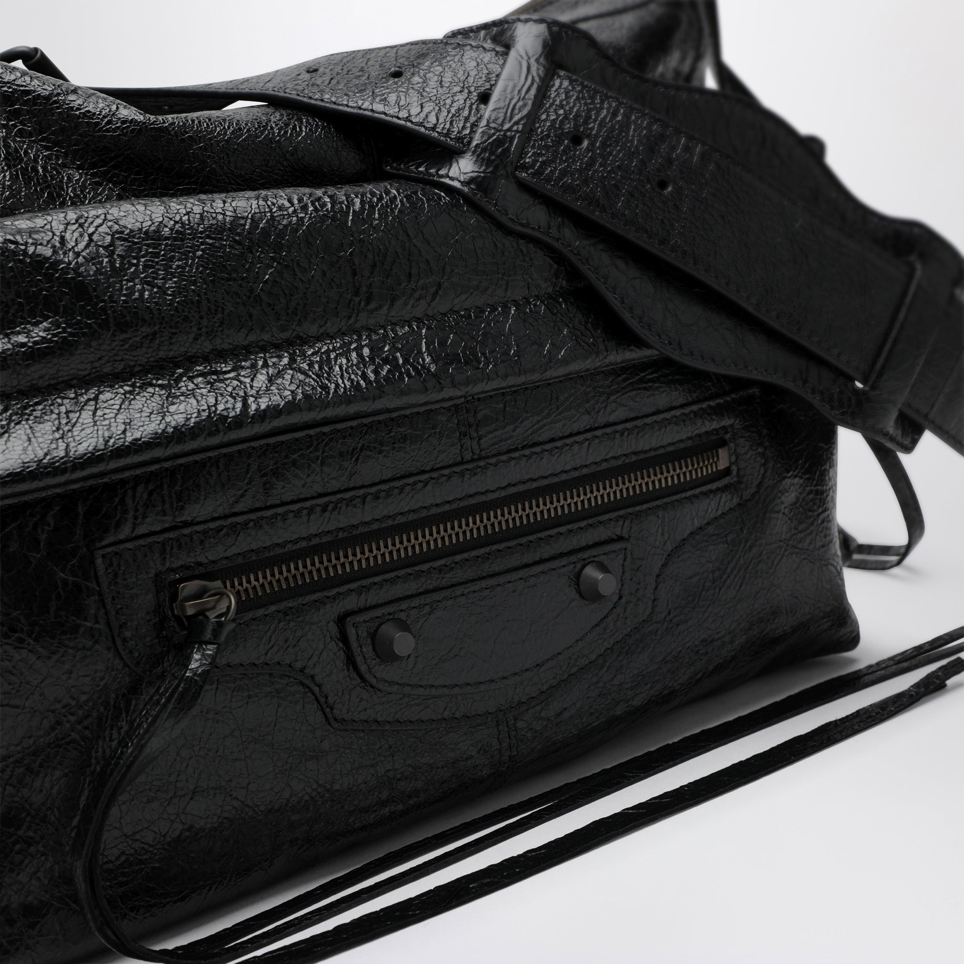 Le City medium multi-pocket lambskin crossbody bag black