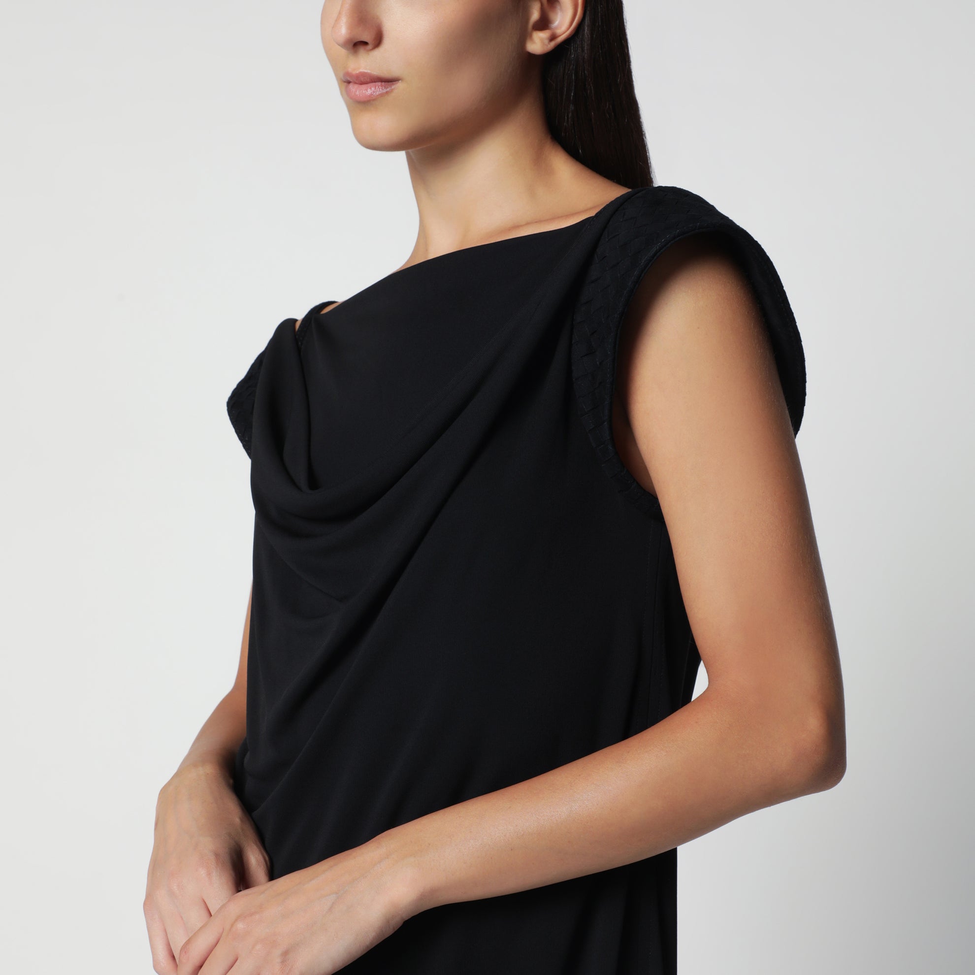Langes Kleid aus Viskose-Crêpe-Jersey in Schwarz