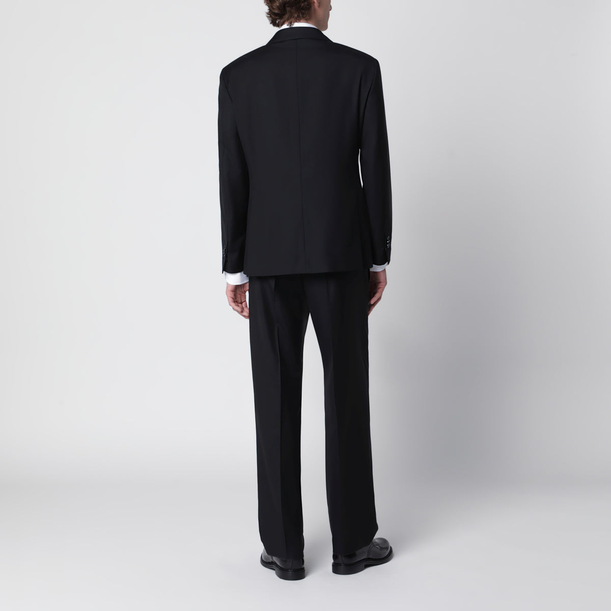 Black double-breasted suit in wool