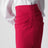 Roter Midirock mit Raffung