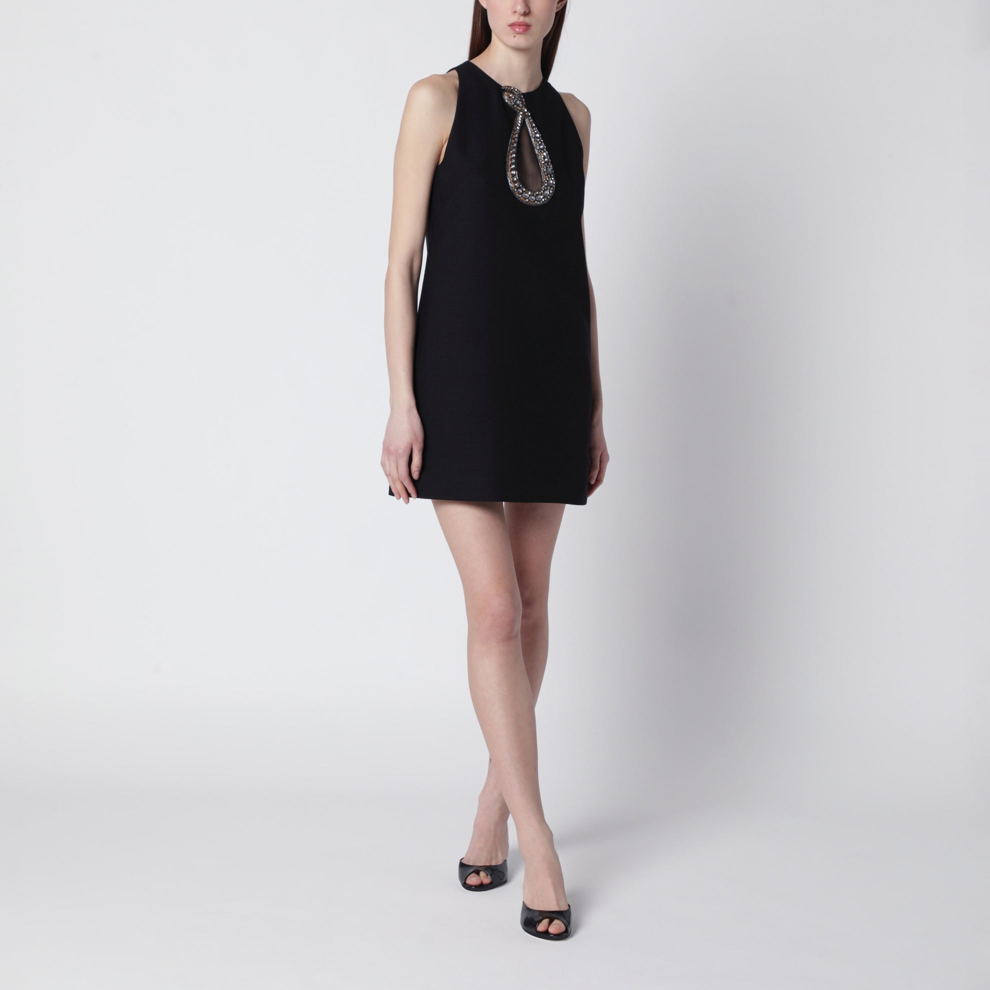 Short embroidered crepe couture dress