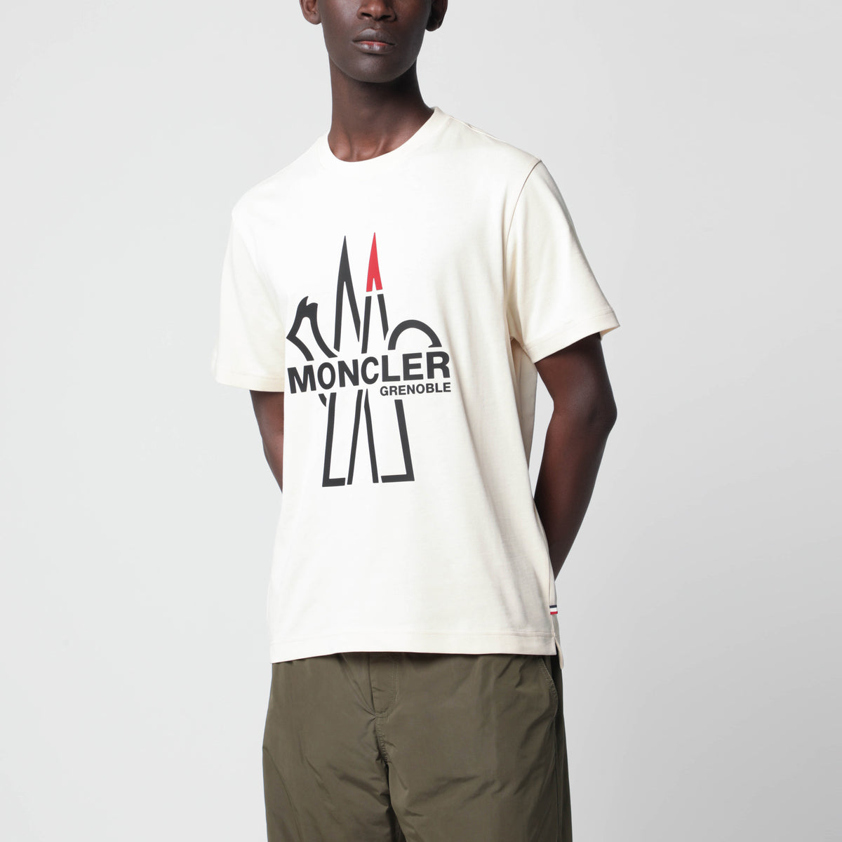 Elfenbeinfarbenes T-Shirt aus Baumwolle mit Logo