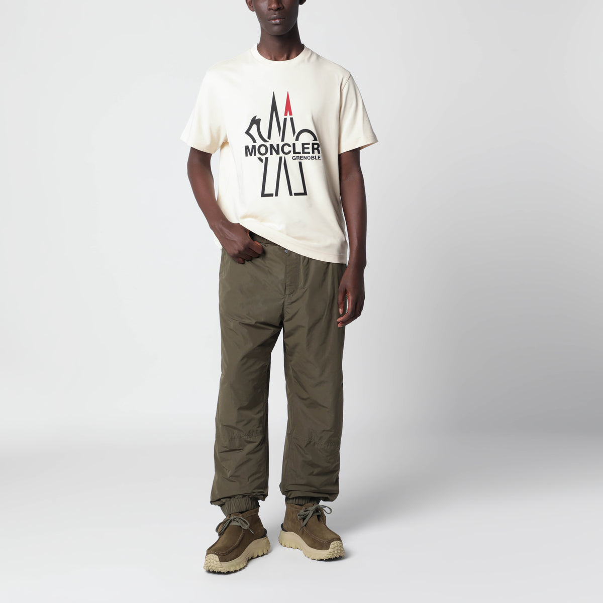 Elfenbeinfarbenes T-Shirt aus Baumwolle mit Logo
