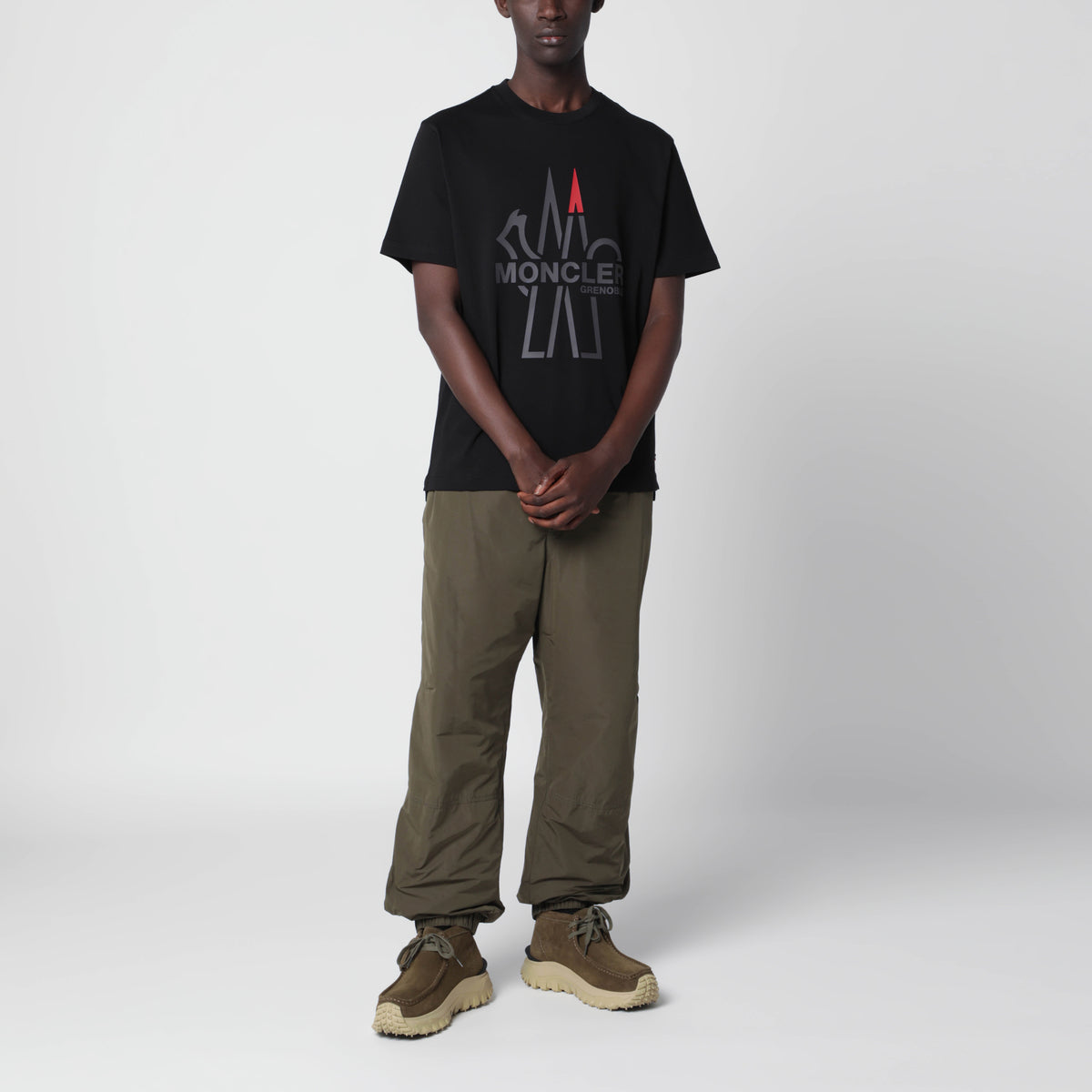 T-shirt nera in cotone con logo