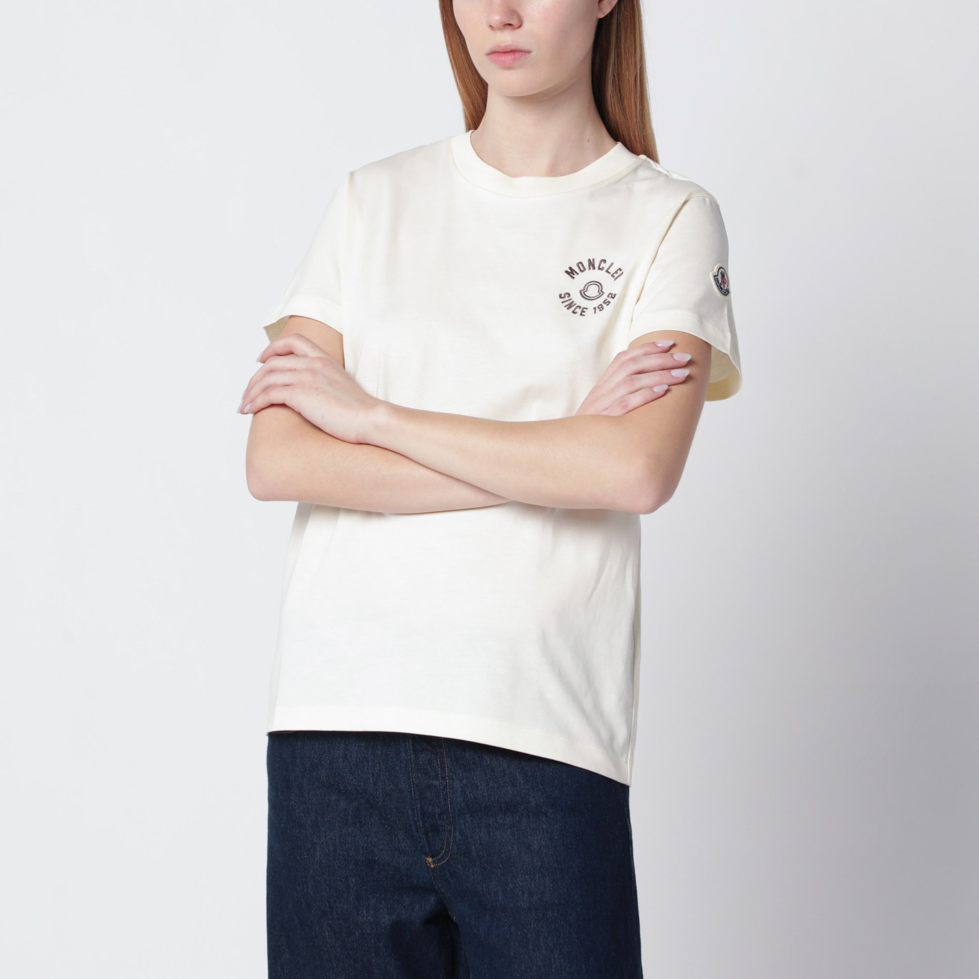 T-shirt bianca in cotone con ricamo logo