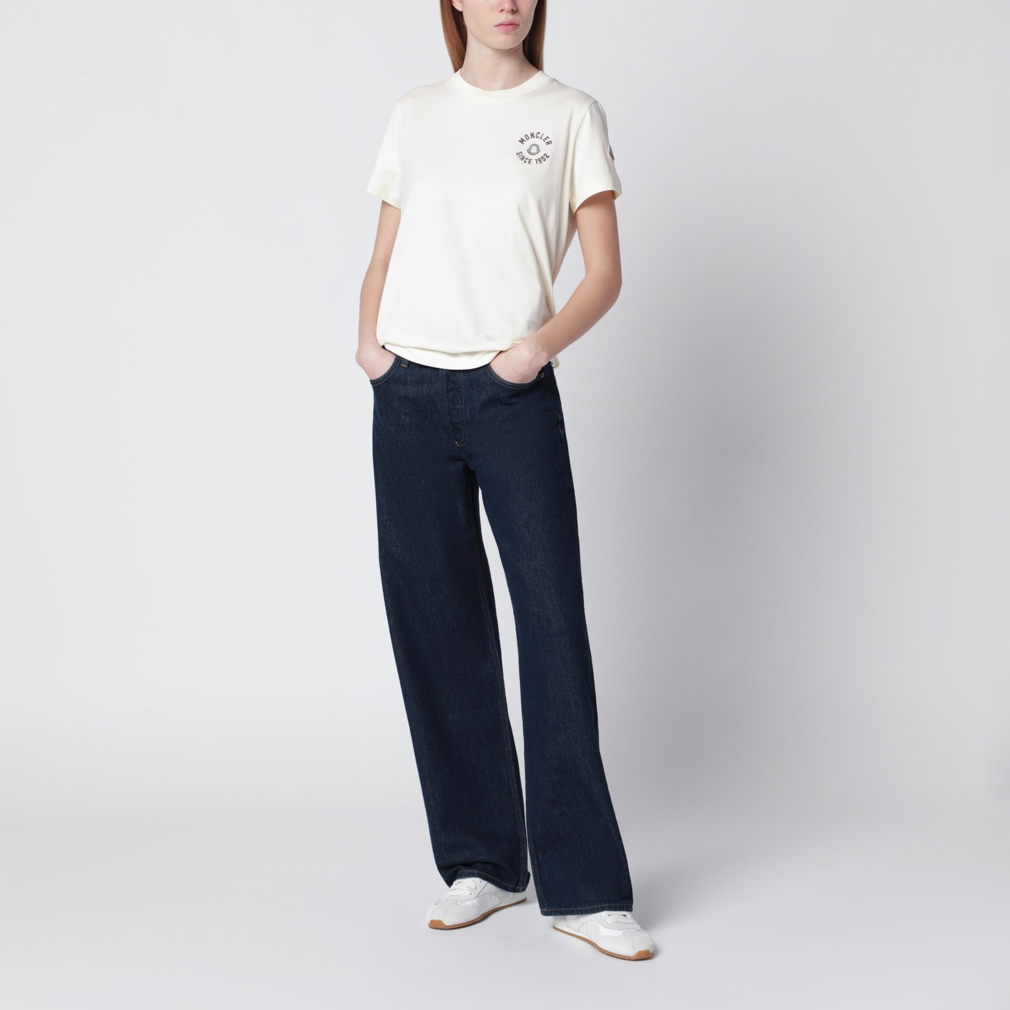 T-shirt bianca in cotone con ricamo logo