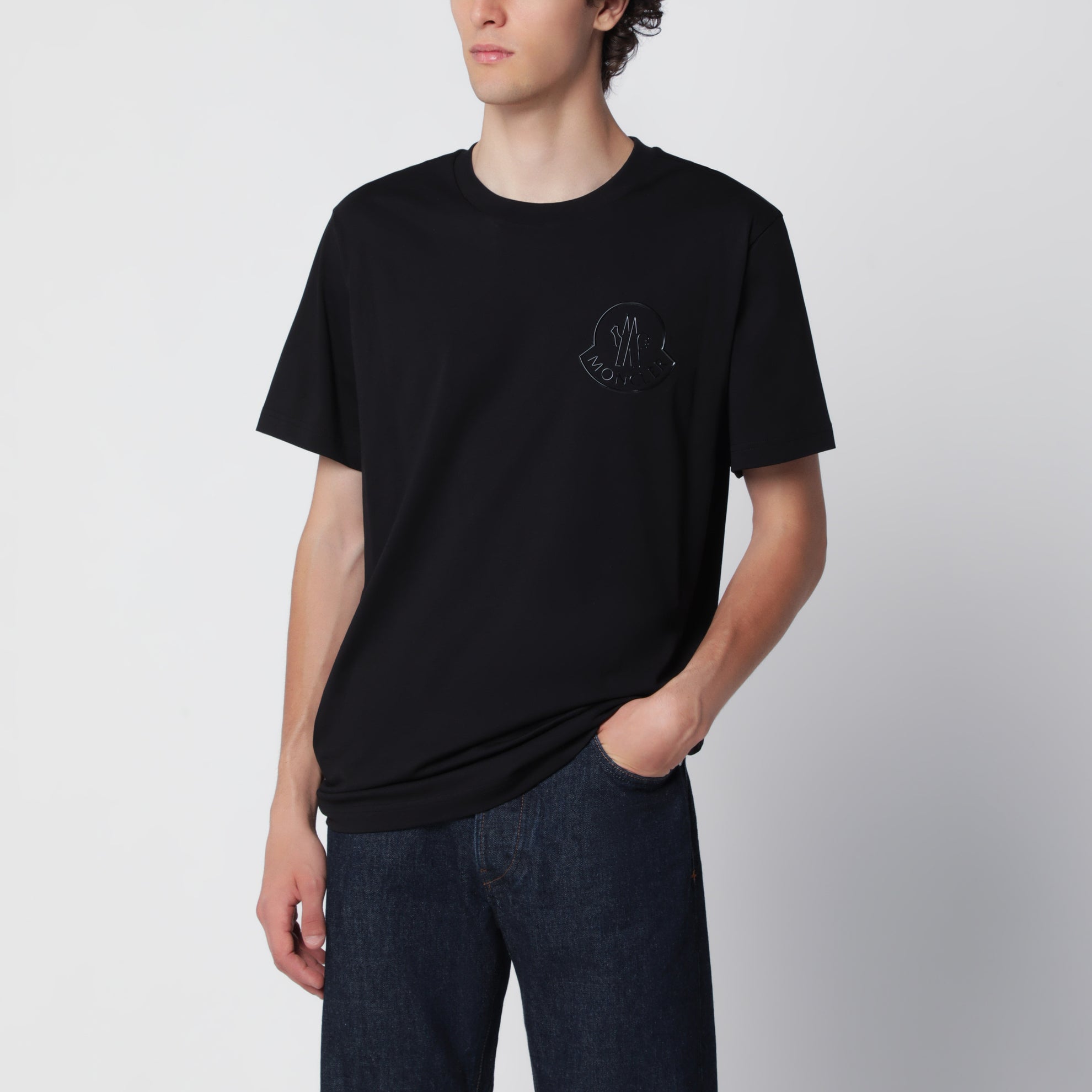T-shirt nera in cotone con logo