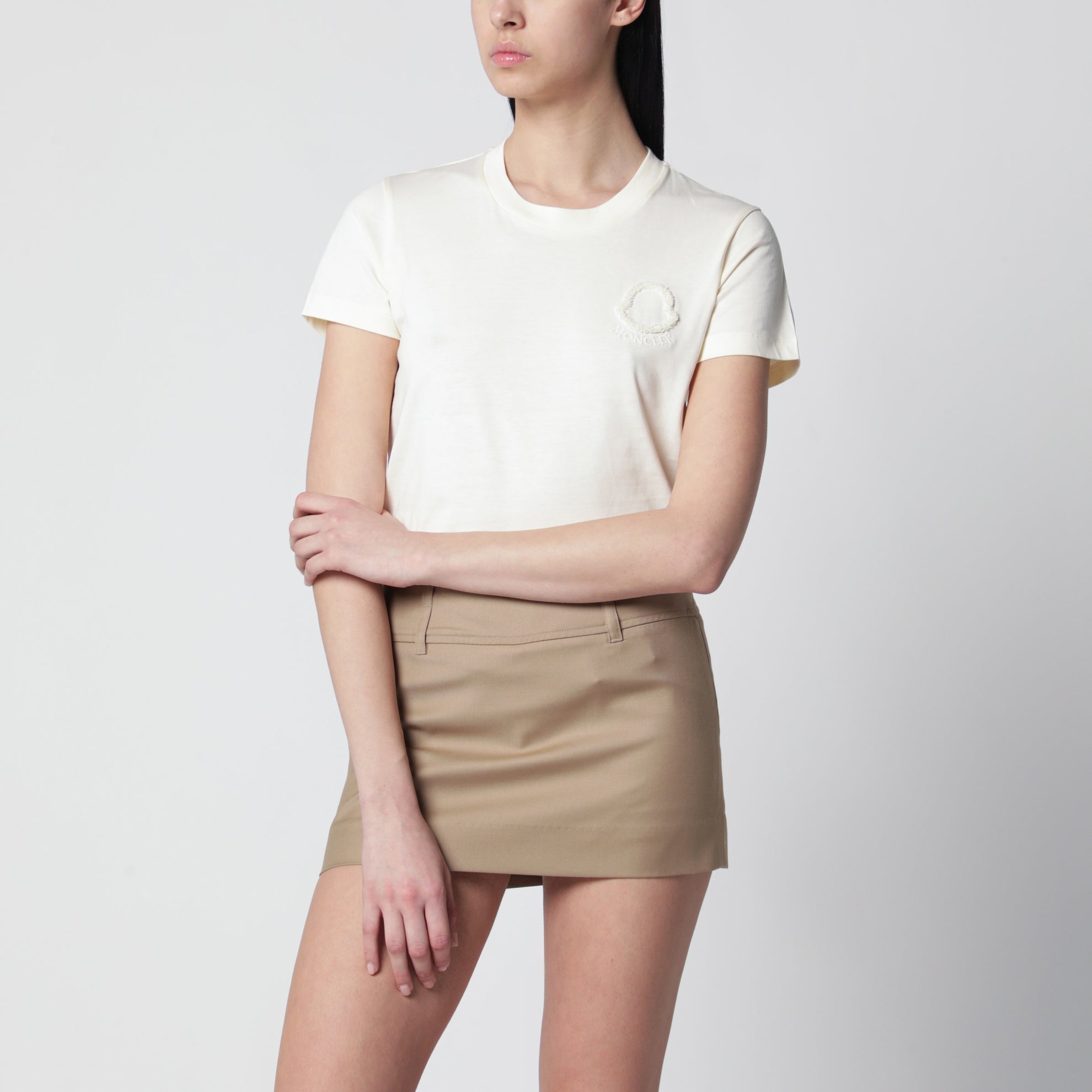 Ivory white T-shirt with logo embroidery