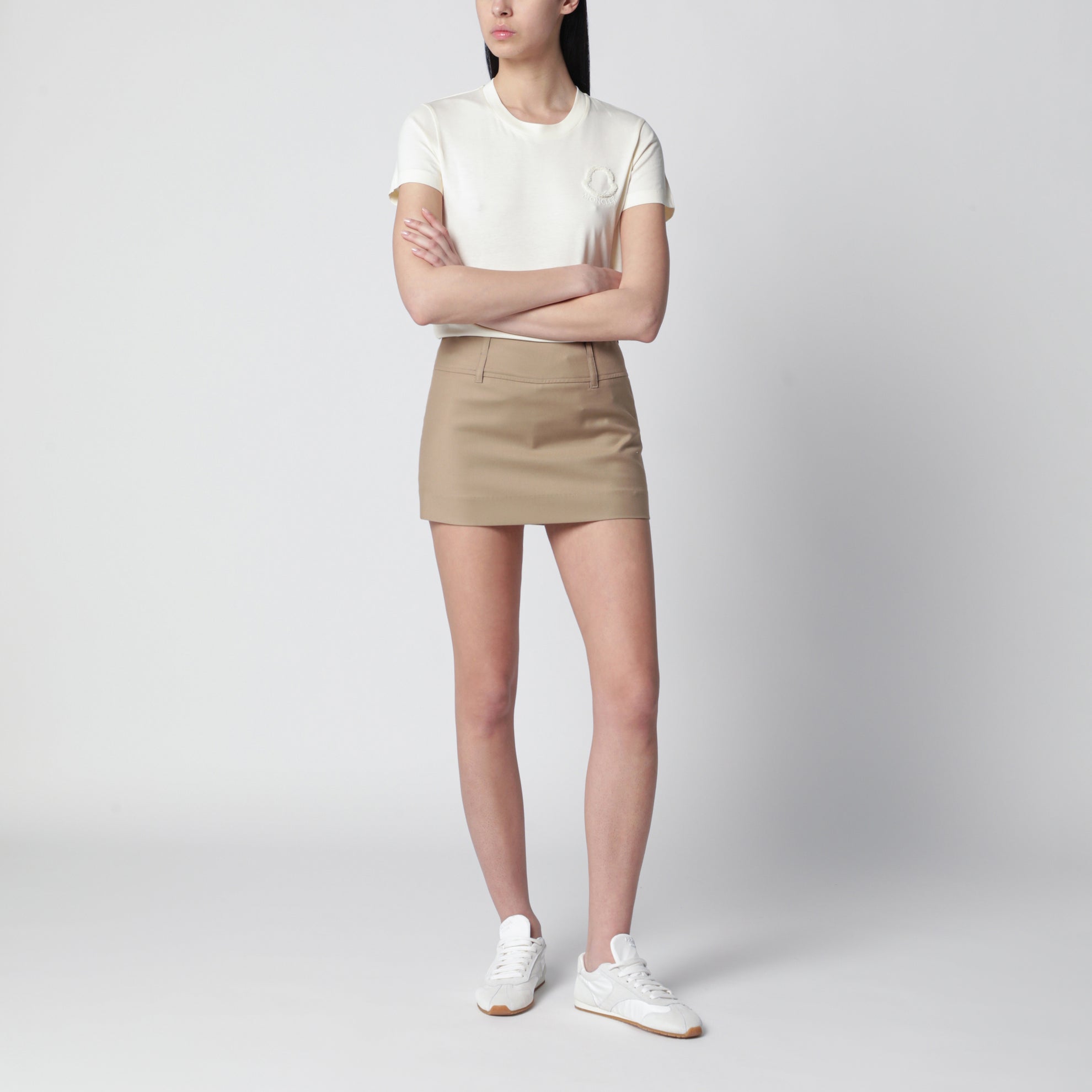 Ivory white T-shirt with logo embroidery