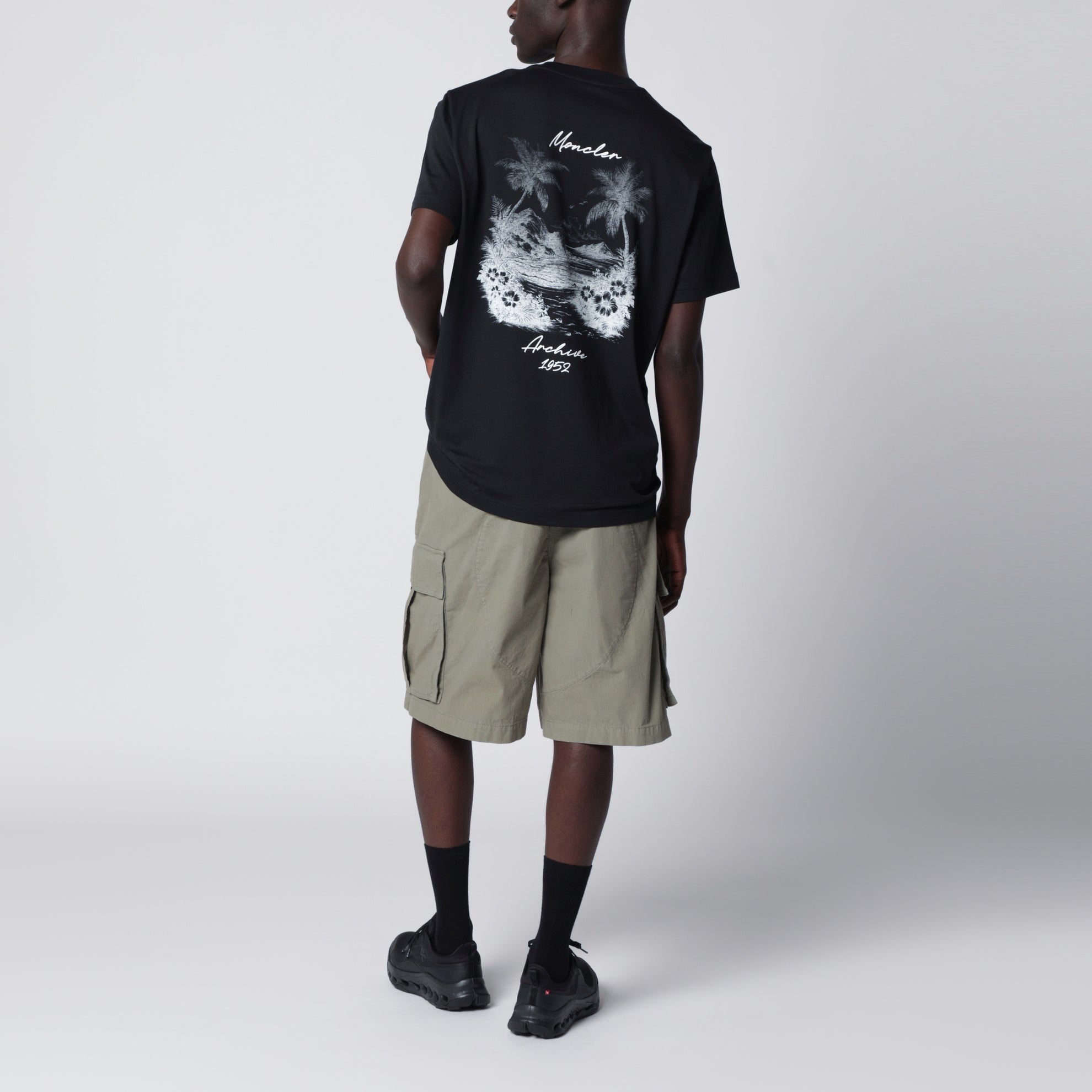 T-shirt blu navy con stampa logo