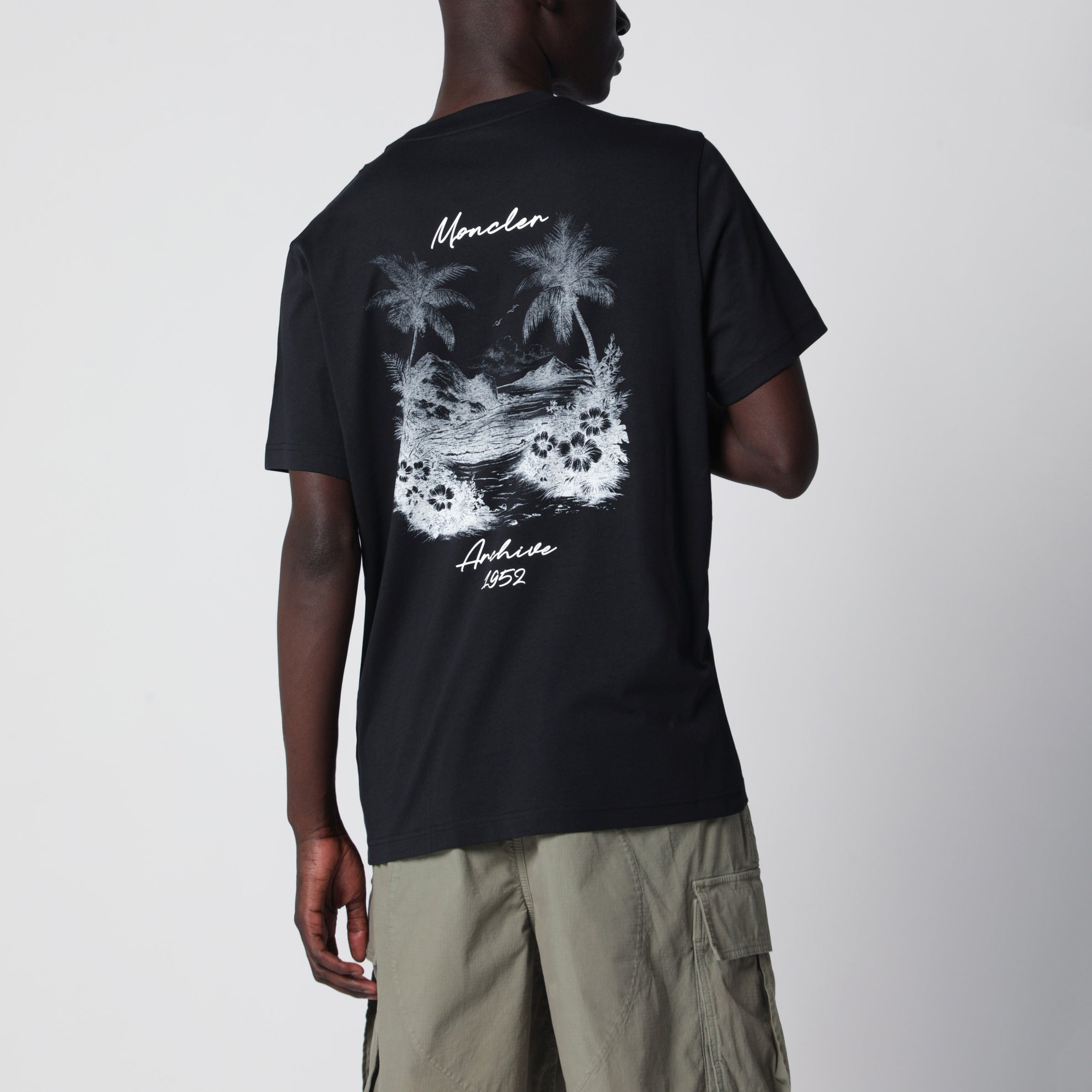 T-shirt blu navy con stampa logo