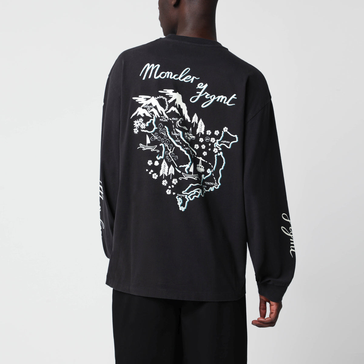 T-shirt a maniche lunghe nera in cotone