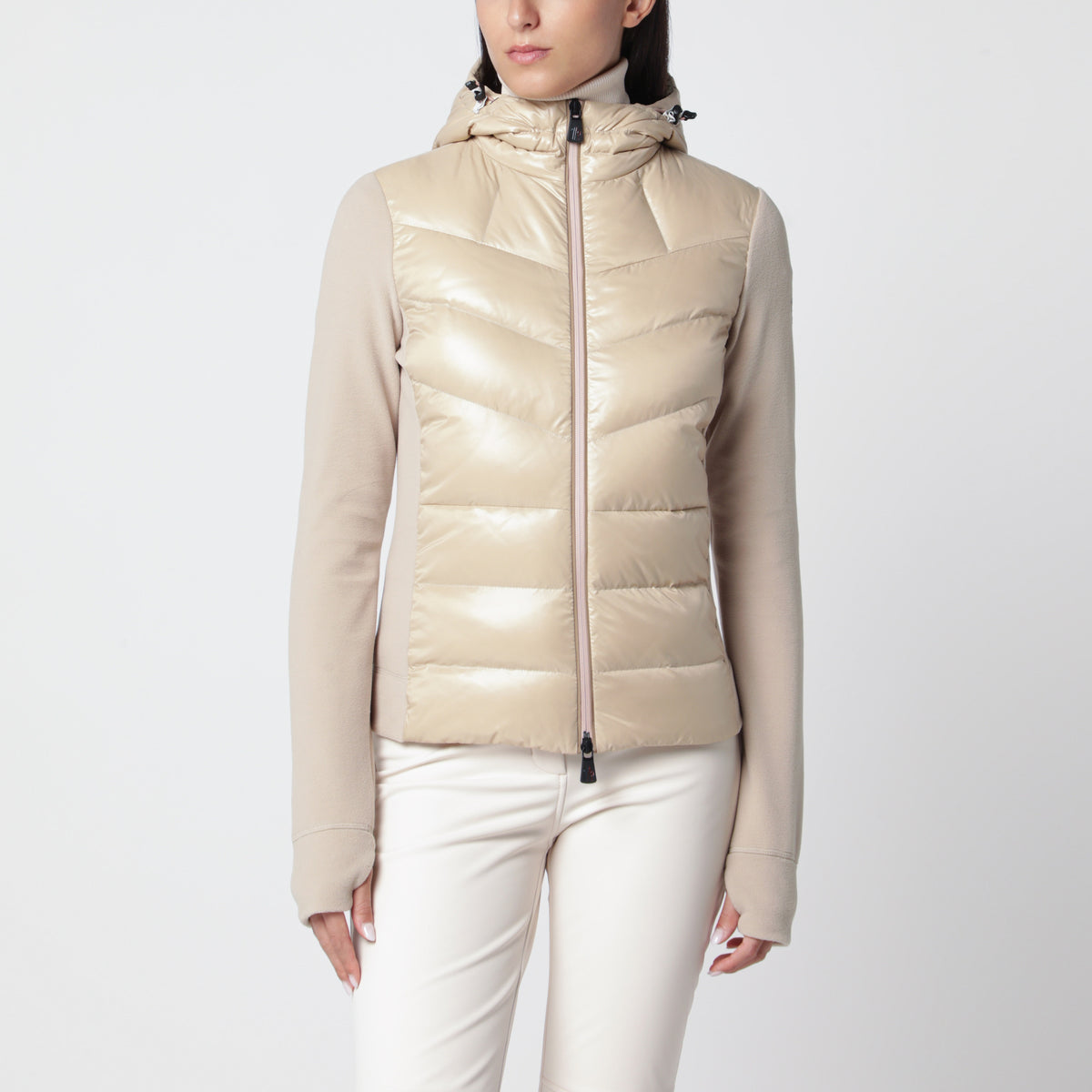 Felpa imbottita con cappuccio e zip beige chiara
