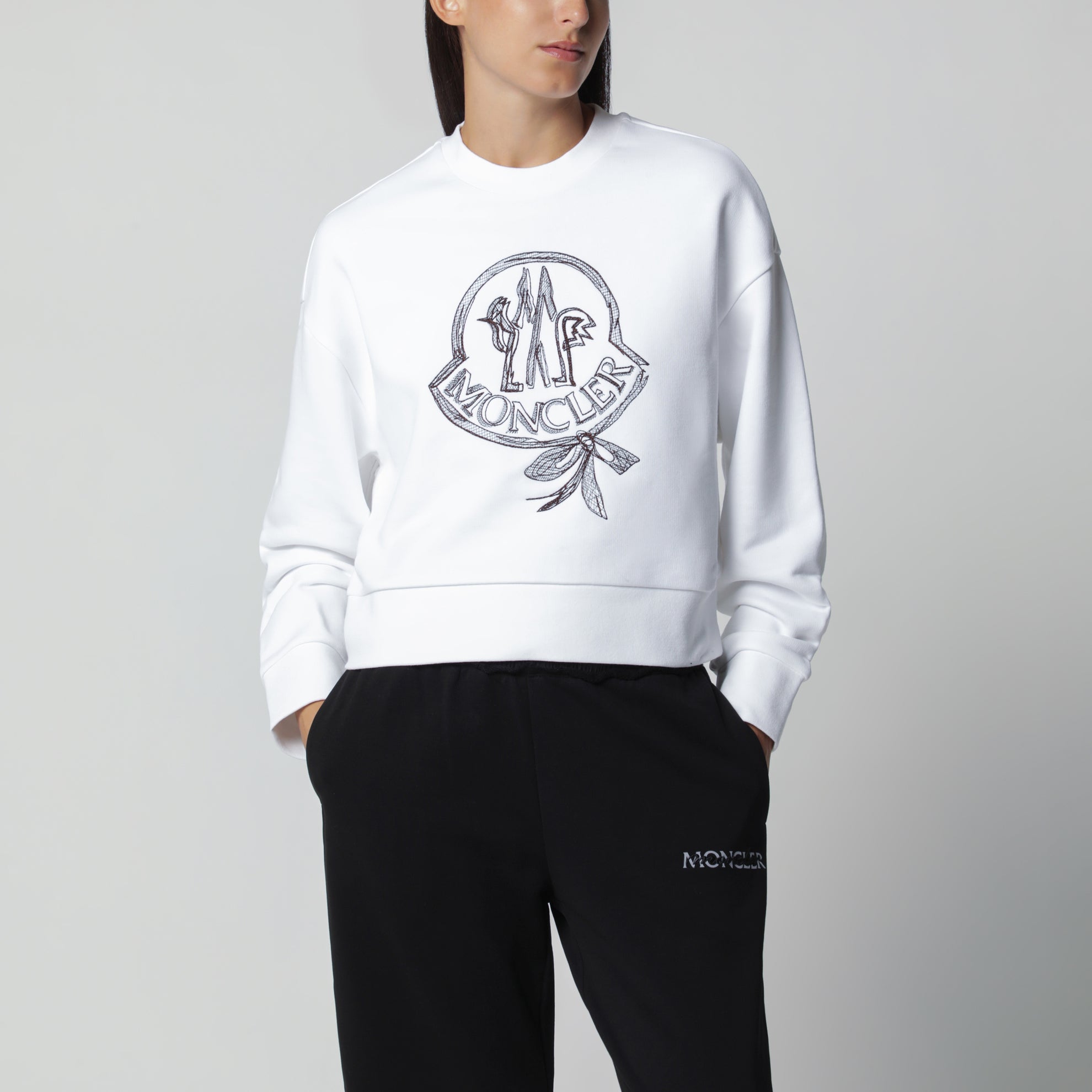 Felpa bianca in cotone con ricamo logo