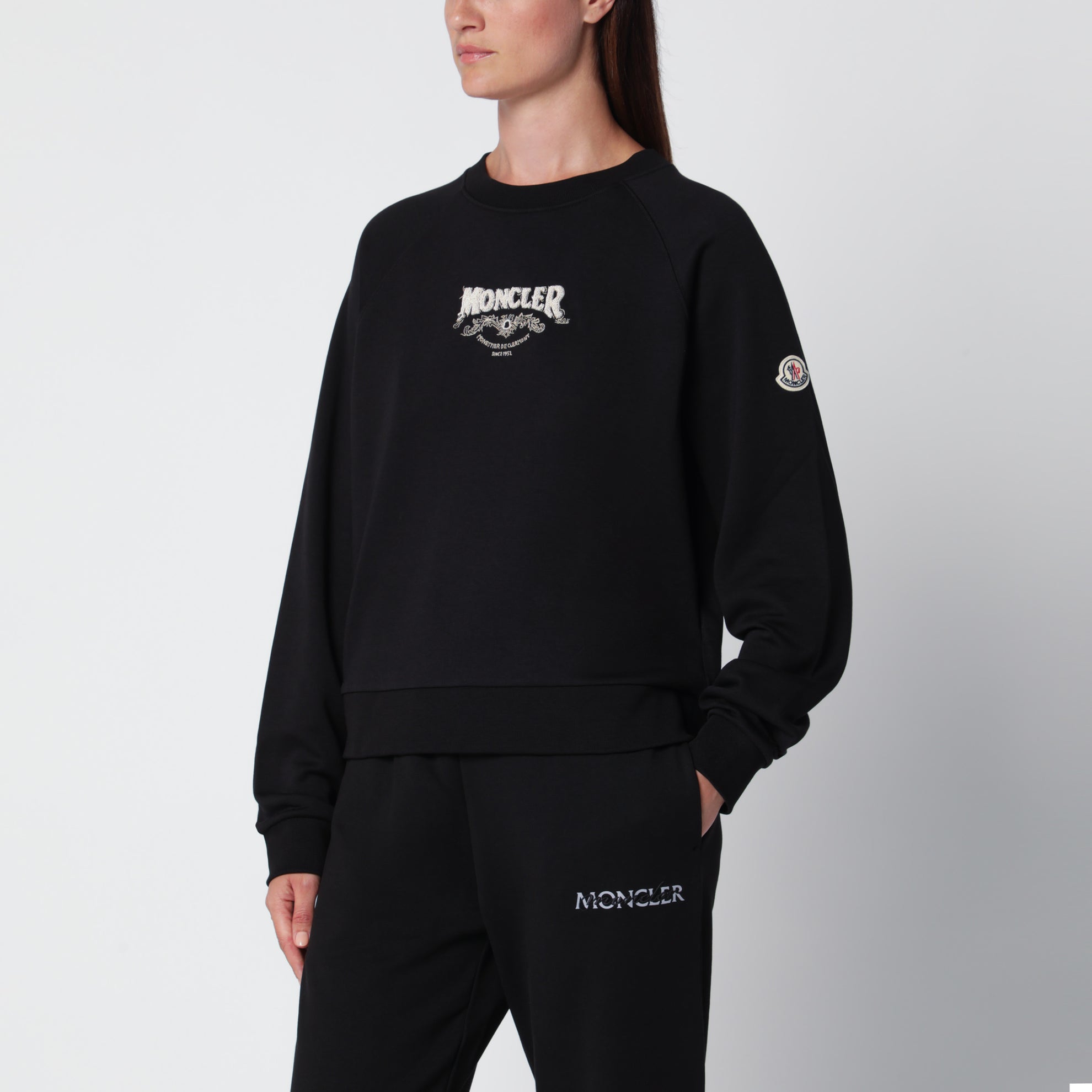 Sweat-shirt noir avec logo brodé