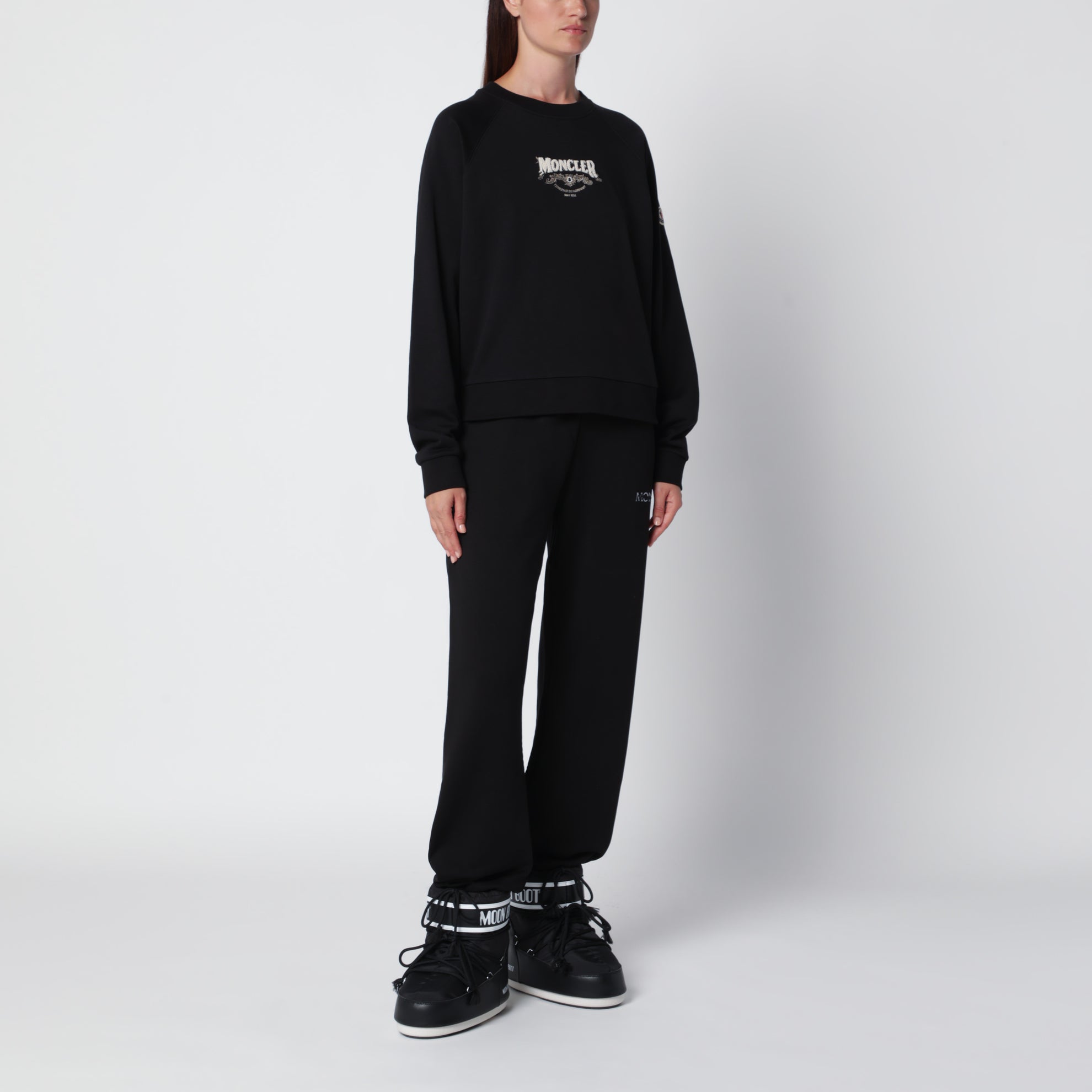 Sweat-shirt noir avec logo brodé