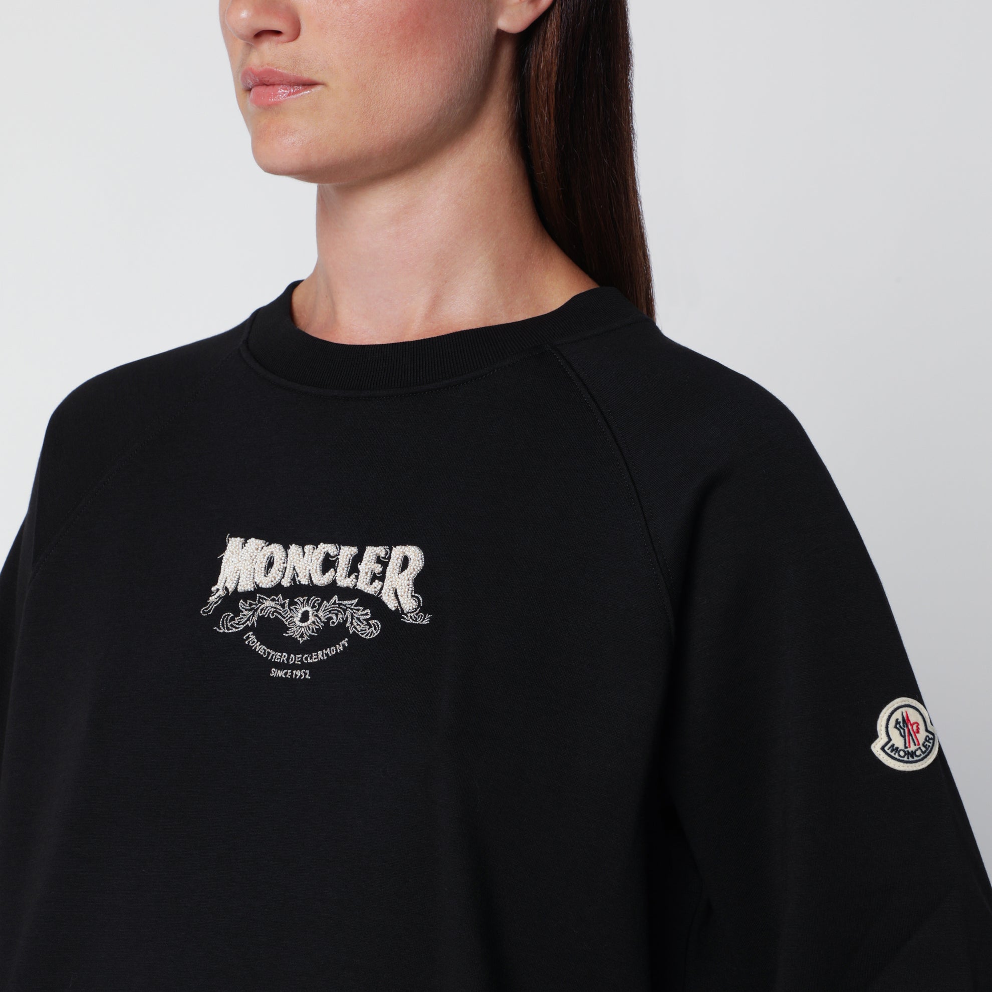 Sweat-shirt noir avec logo brodé