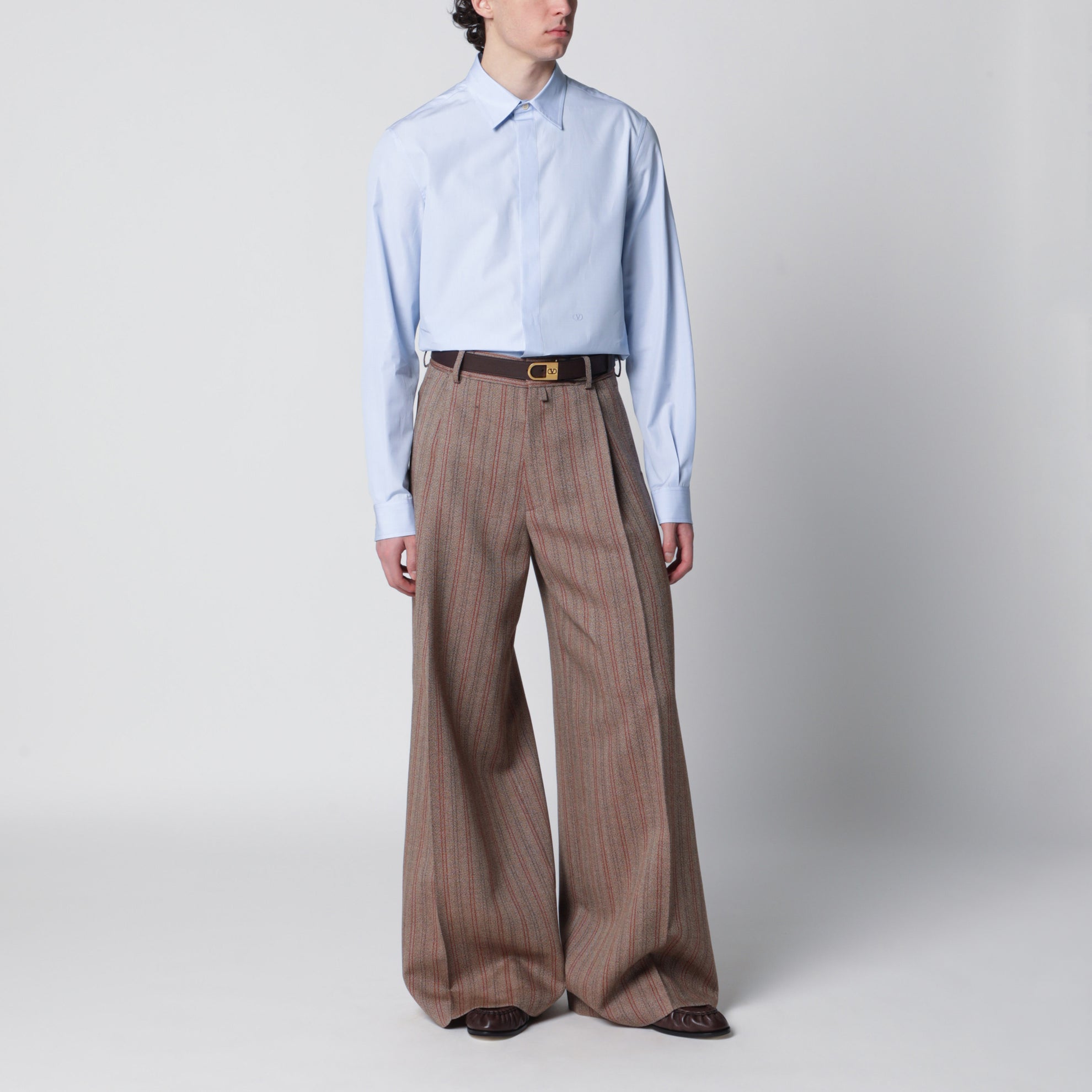 Chemise bleu ciel en coton fil-à-fil avec broderie VLogo