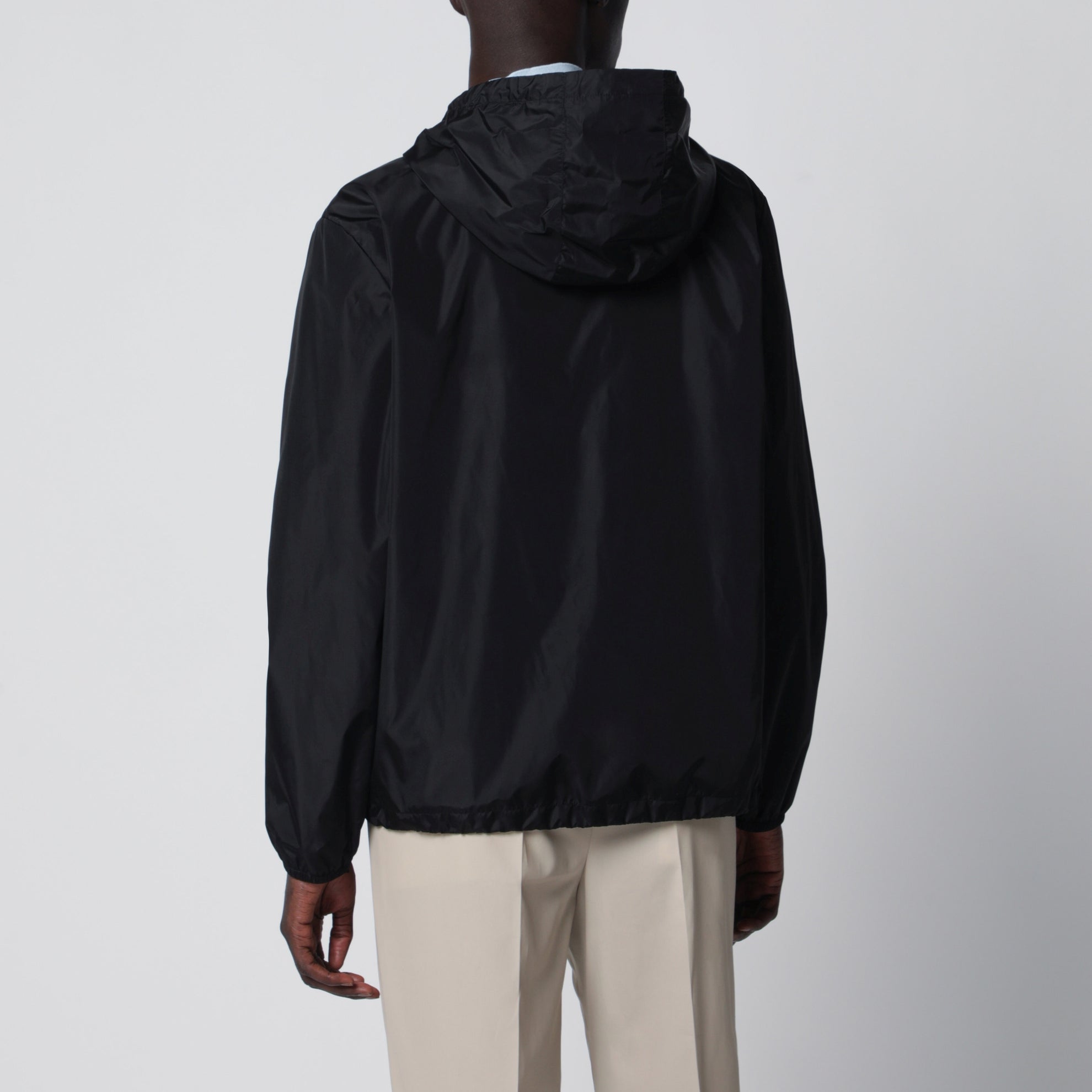 Black windbreaker with Vgold detail
