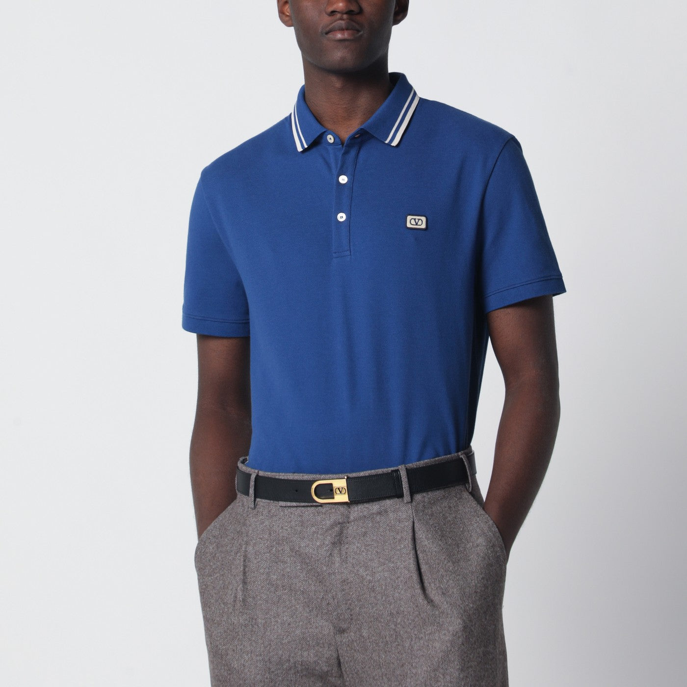 Polo bleu avec patch Vlogo
