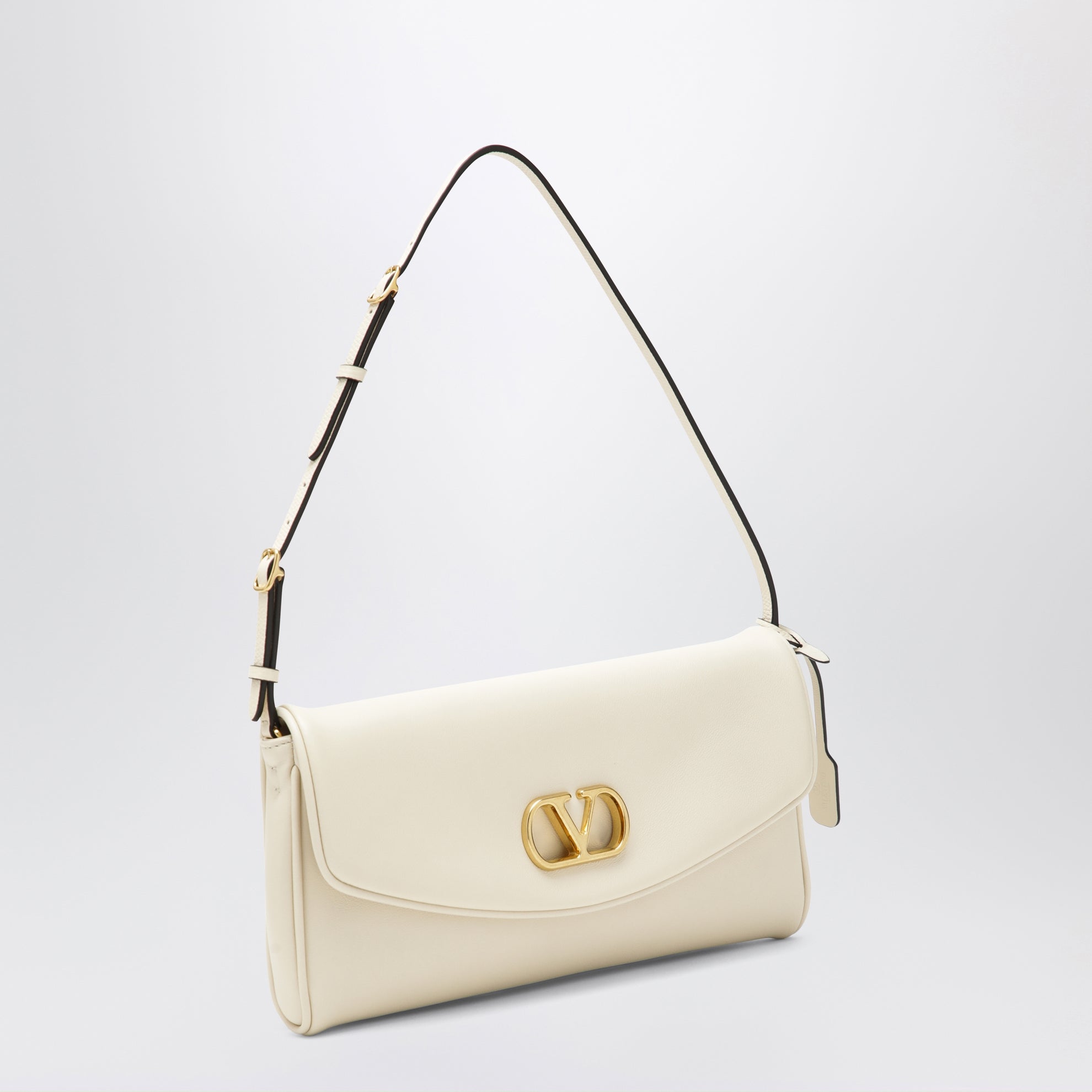 Pochette Devain en cuir coloris beurre avec VLogo