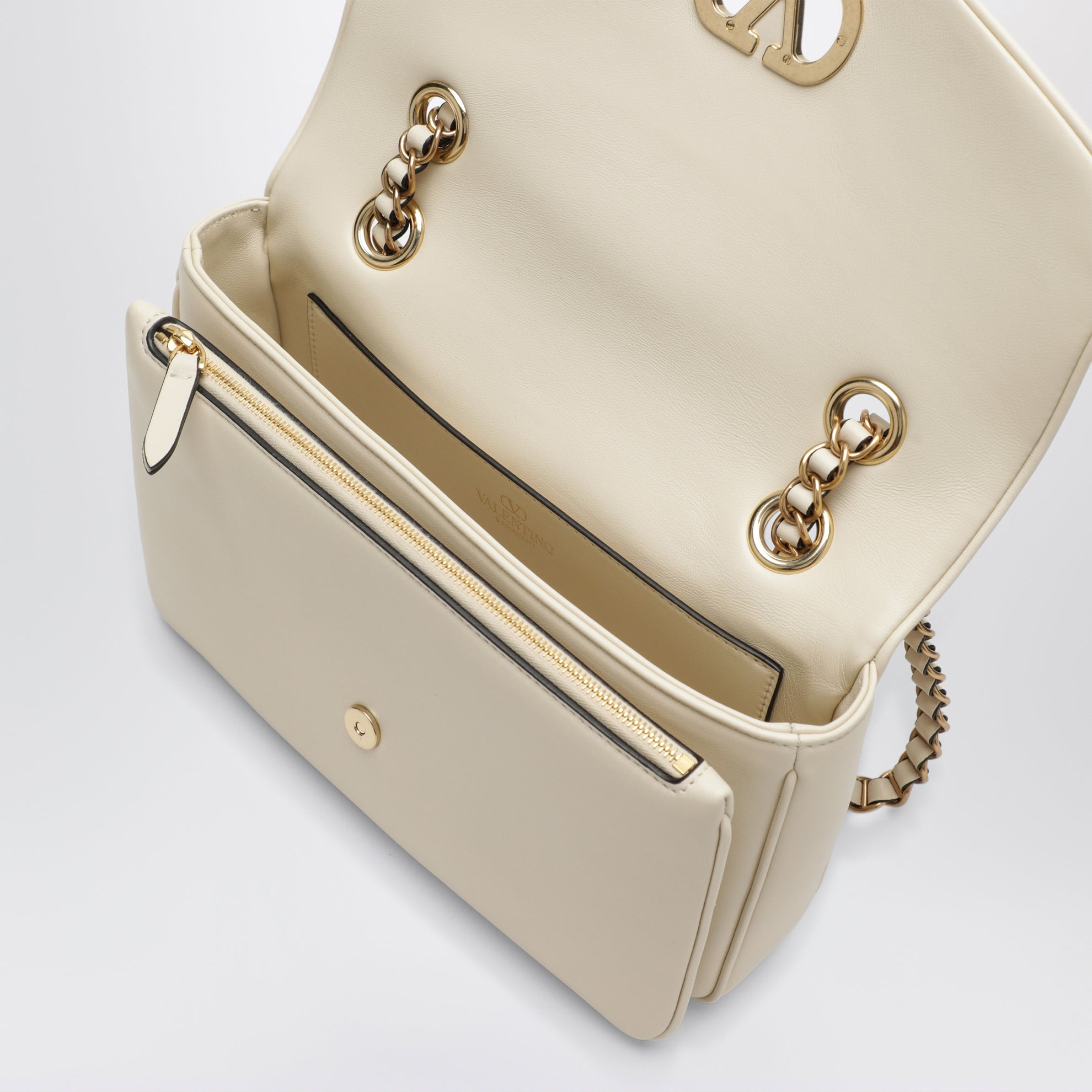 Medium Djuna shoulder bag in nappa leather, white