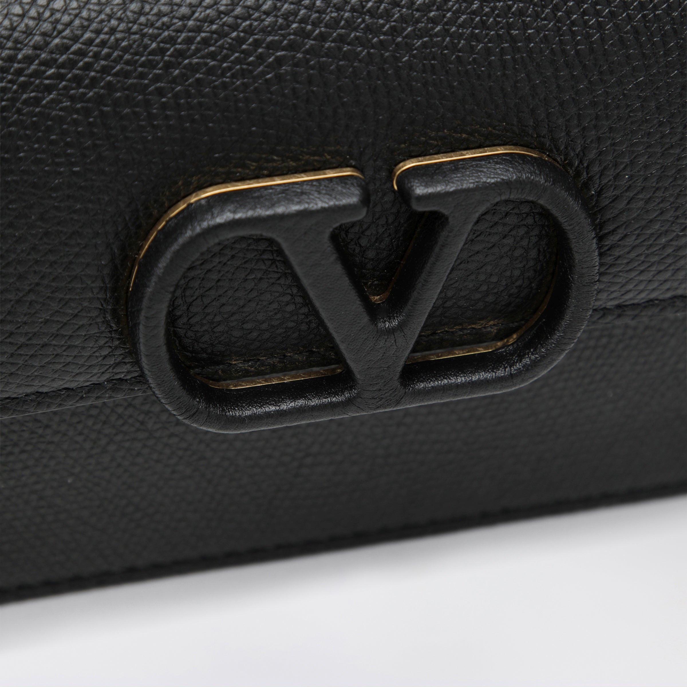 Valentino Garavani VLogo Signature chain wallet in black leather