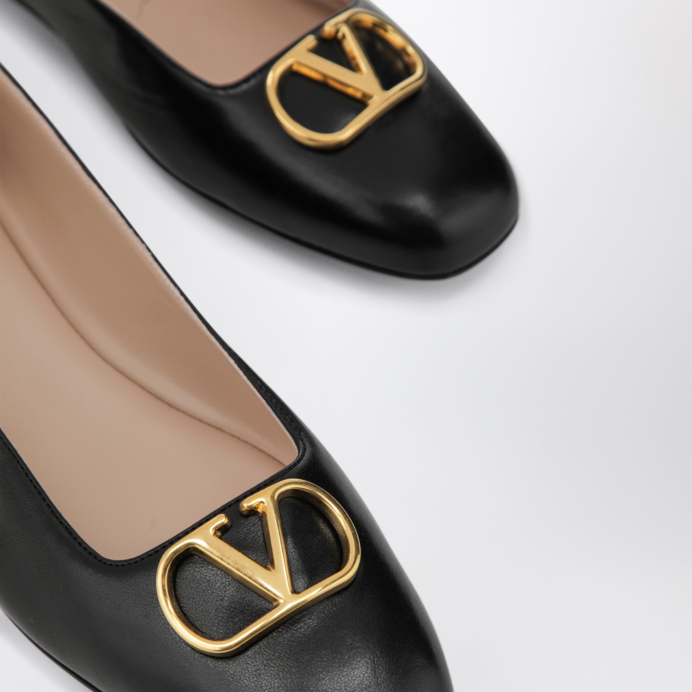 Valentino Garavani Black VLogo Signature ballerina flats in nappa
