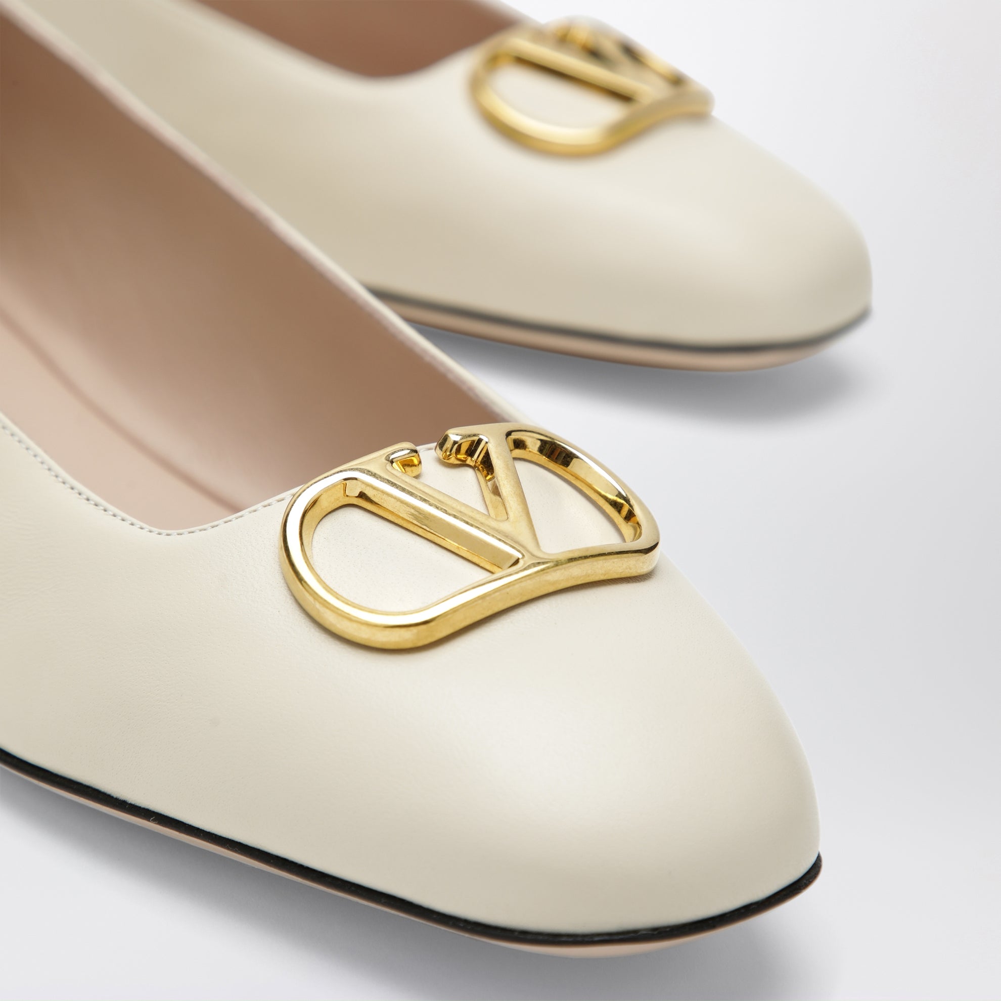 Ballerine VLogo Signature bianche in nappa