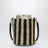 Kleine Bucket-Bag aus Raffia mit beige- und schwarzen Streifen
