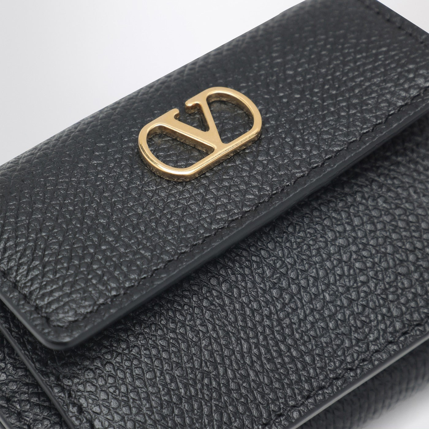 Valentino Garavani Vlogo trifold wallet black | TheDoubleF