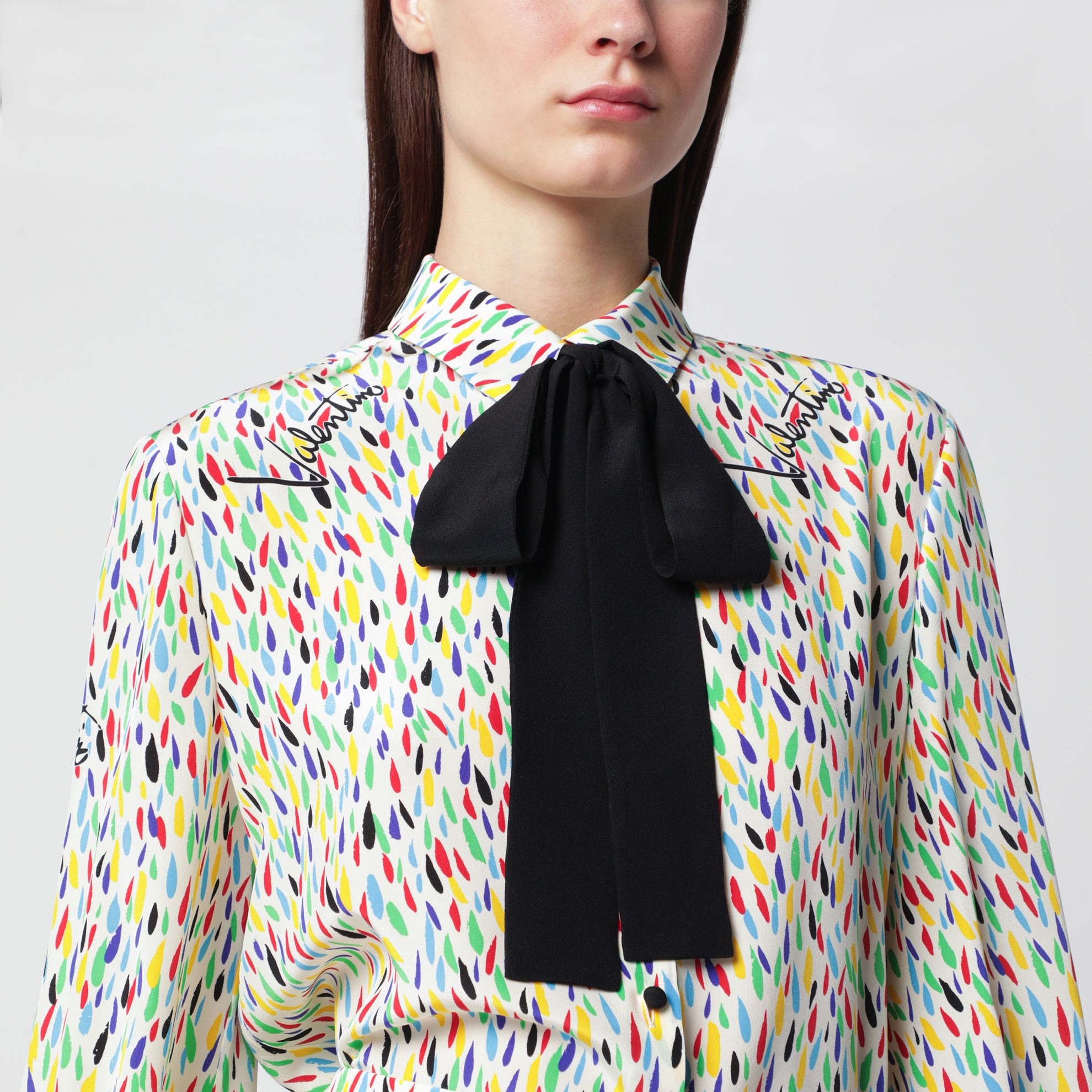 Blusa multicolore in seta con lavallière