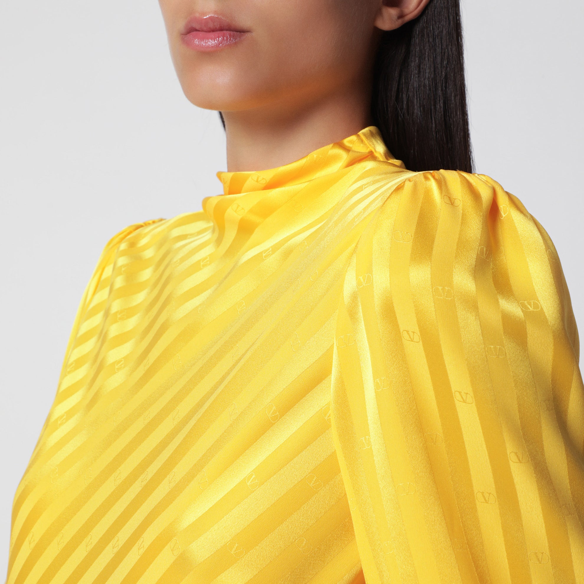 Top VLogo Bright Narciso in seta