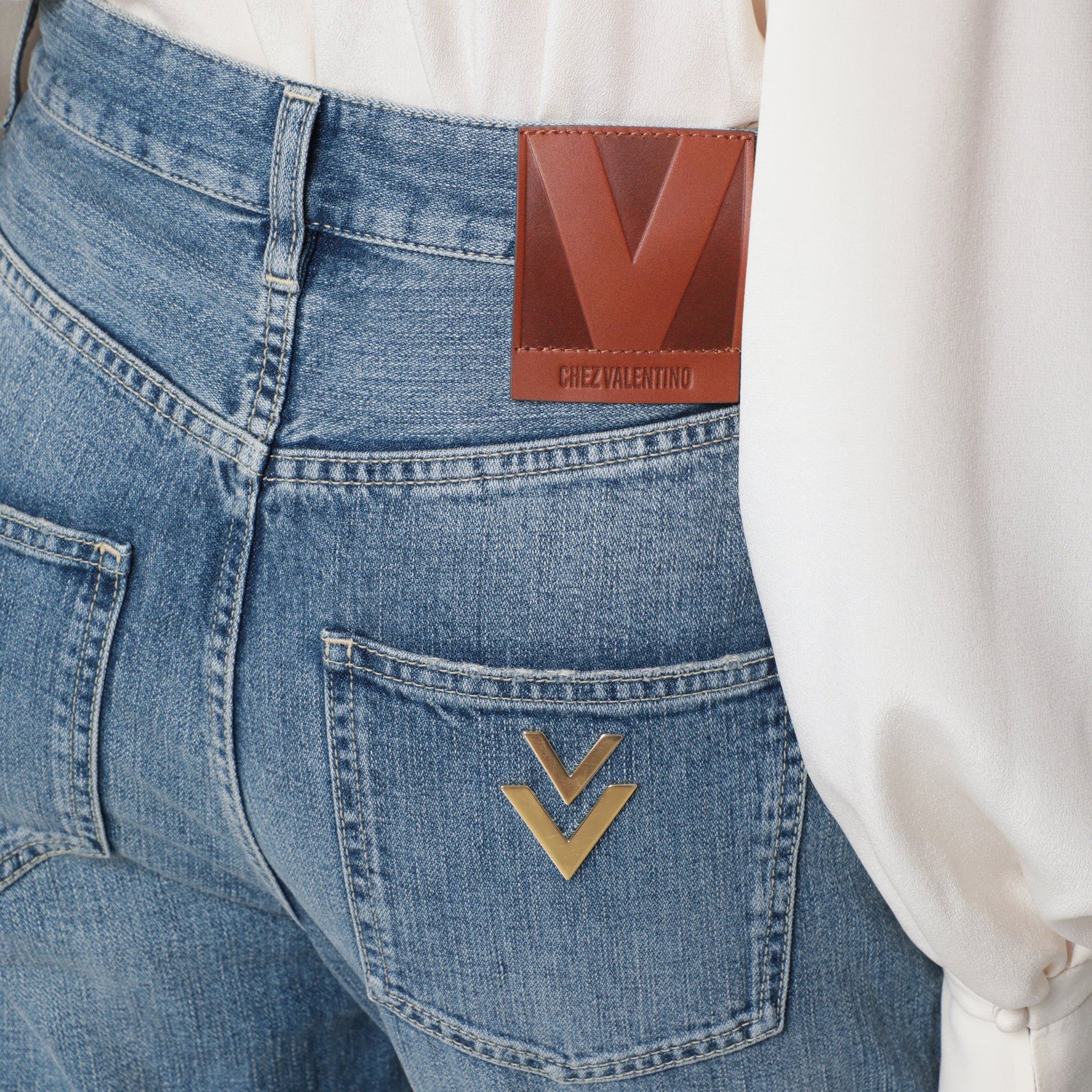 Jeans blu medio con VPatch sul retro
