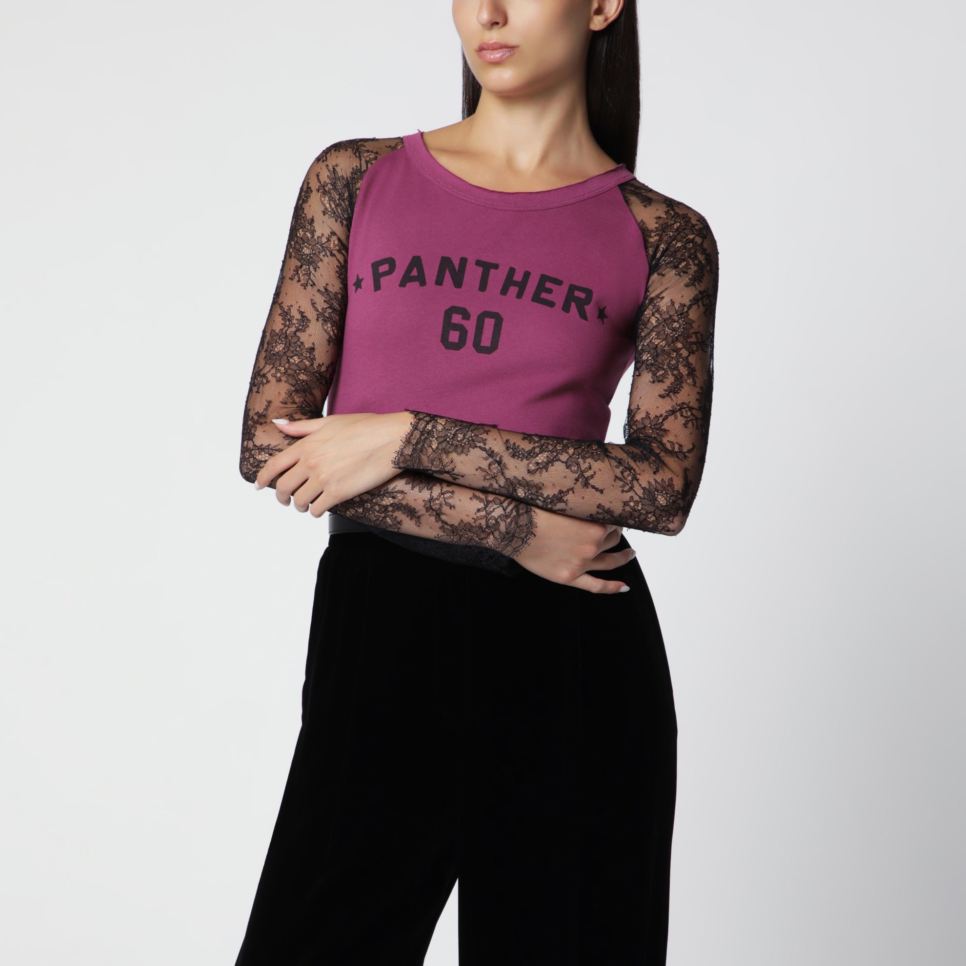T-shirt Panther 60 cyclamen avec manches en dentelle noire