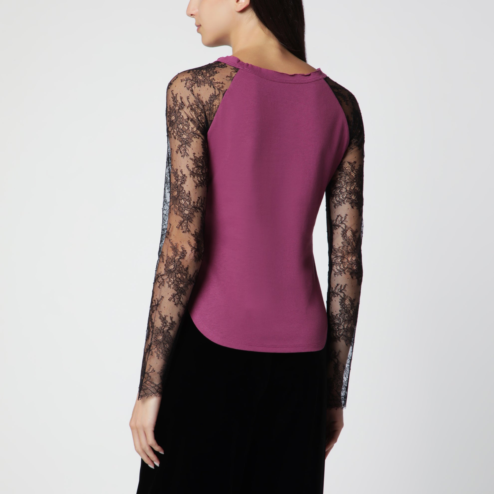 T-shirt Panther 60 cyclamen avec manches en dentelle noire
