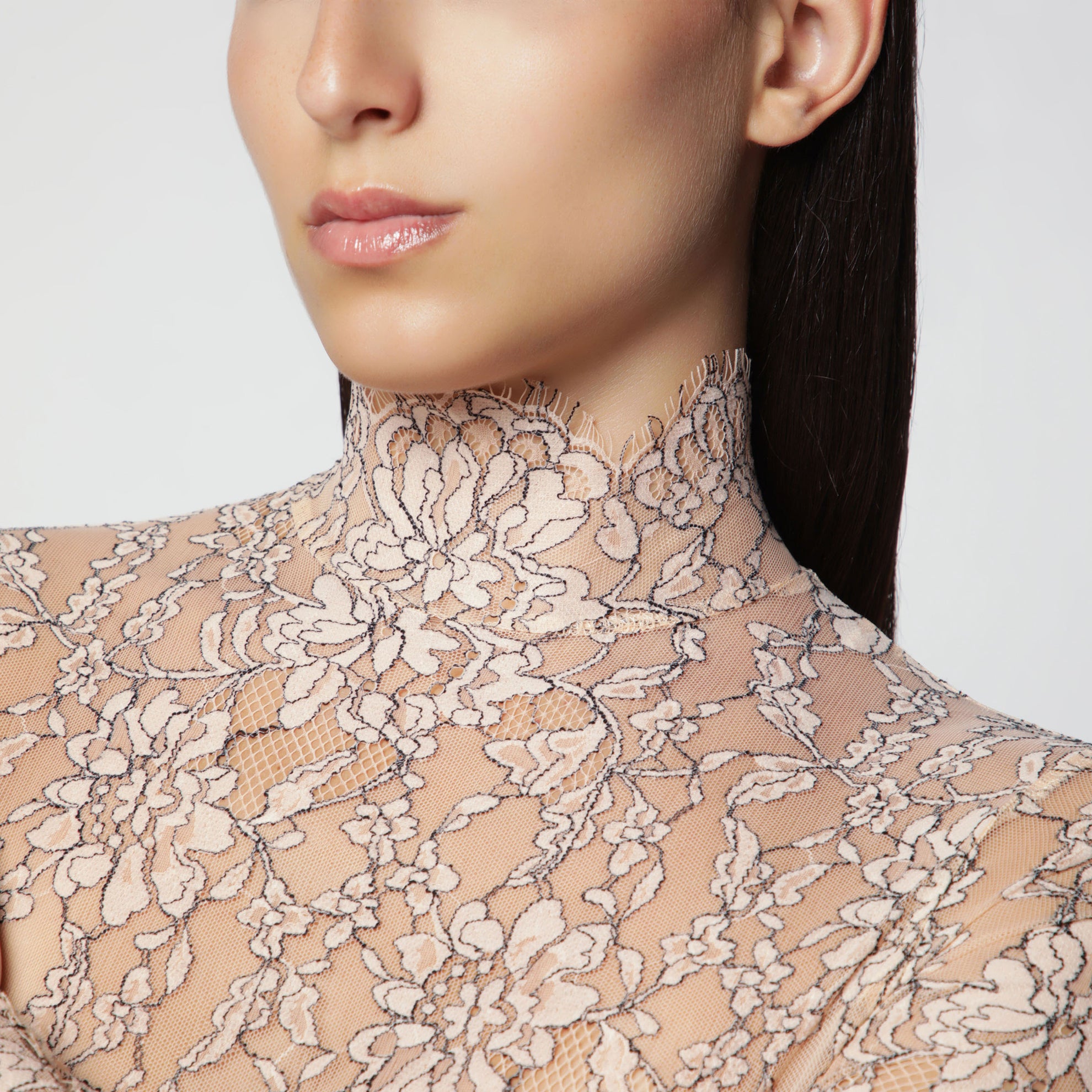 Nude rebrodé lace bodysuit