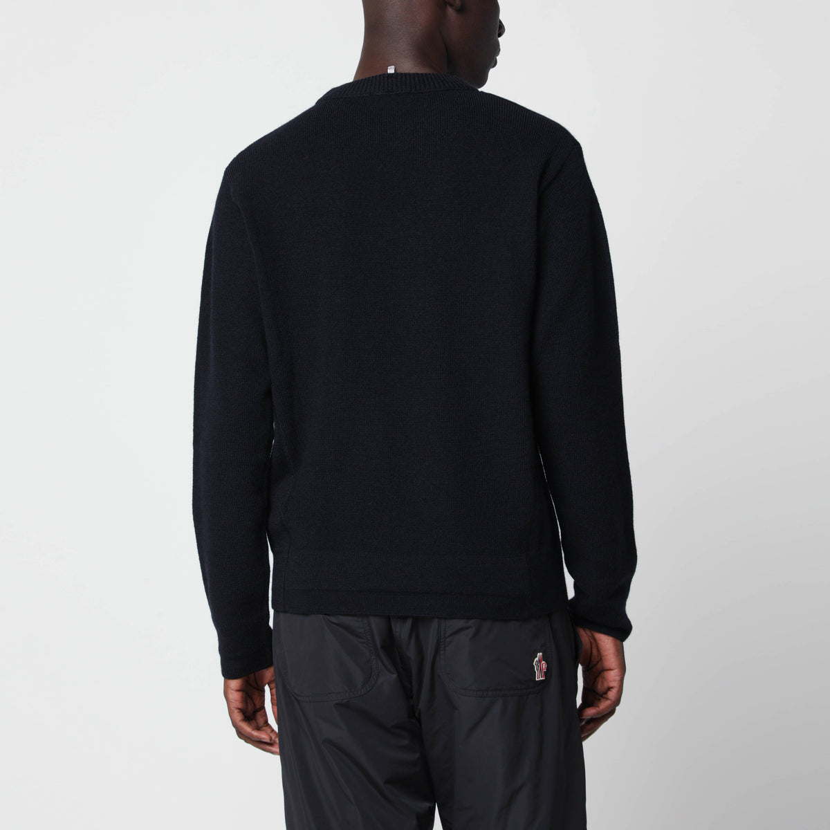 Blauer Pullover aus Wolle mit Logo-Patch