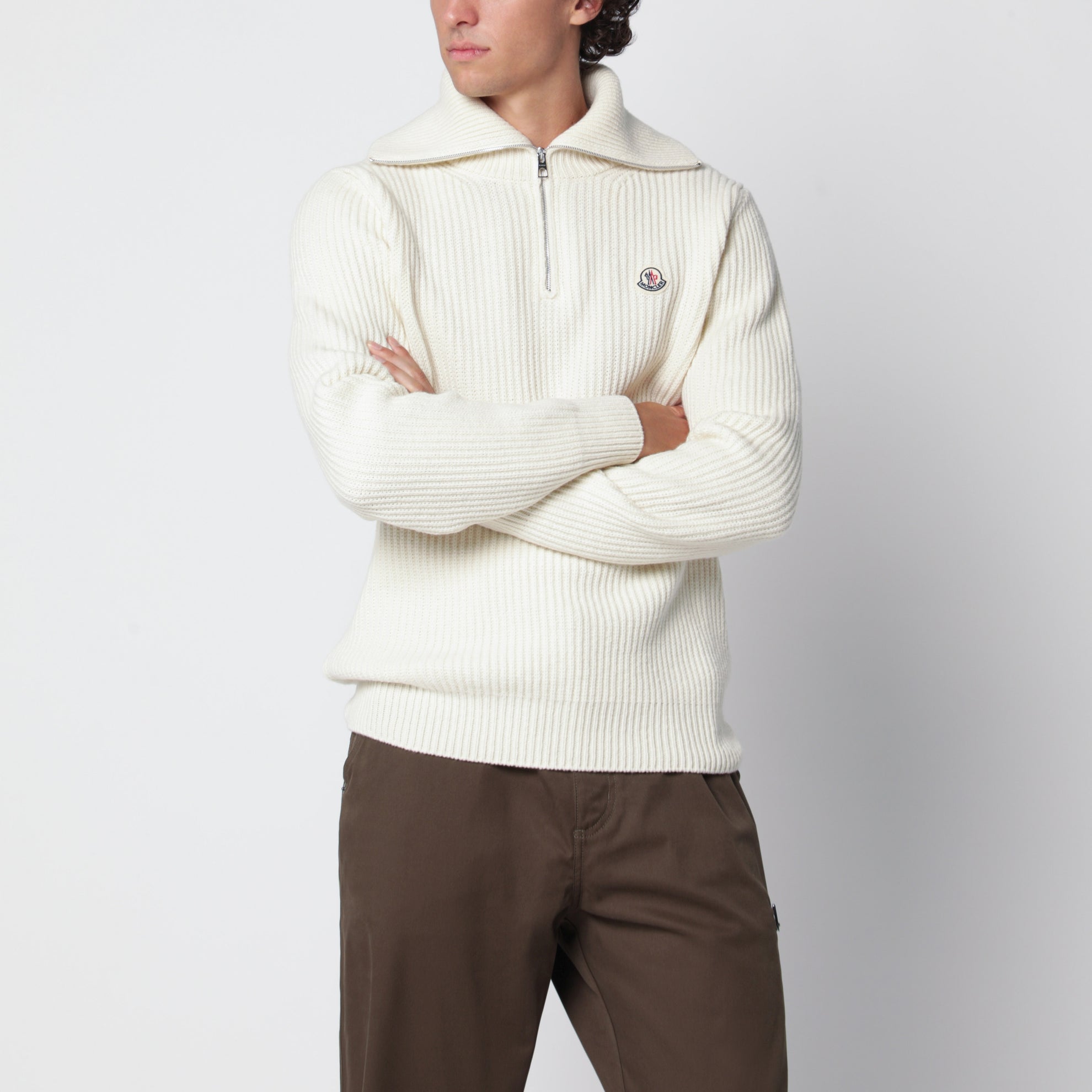 Cremefarbener gerippter Wollpullover