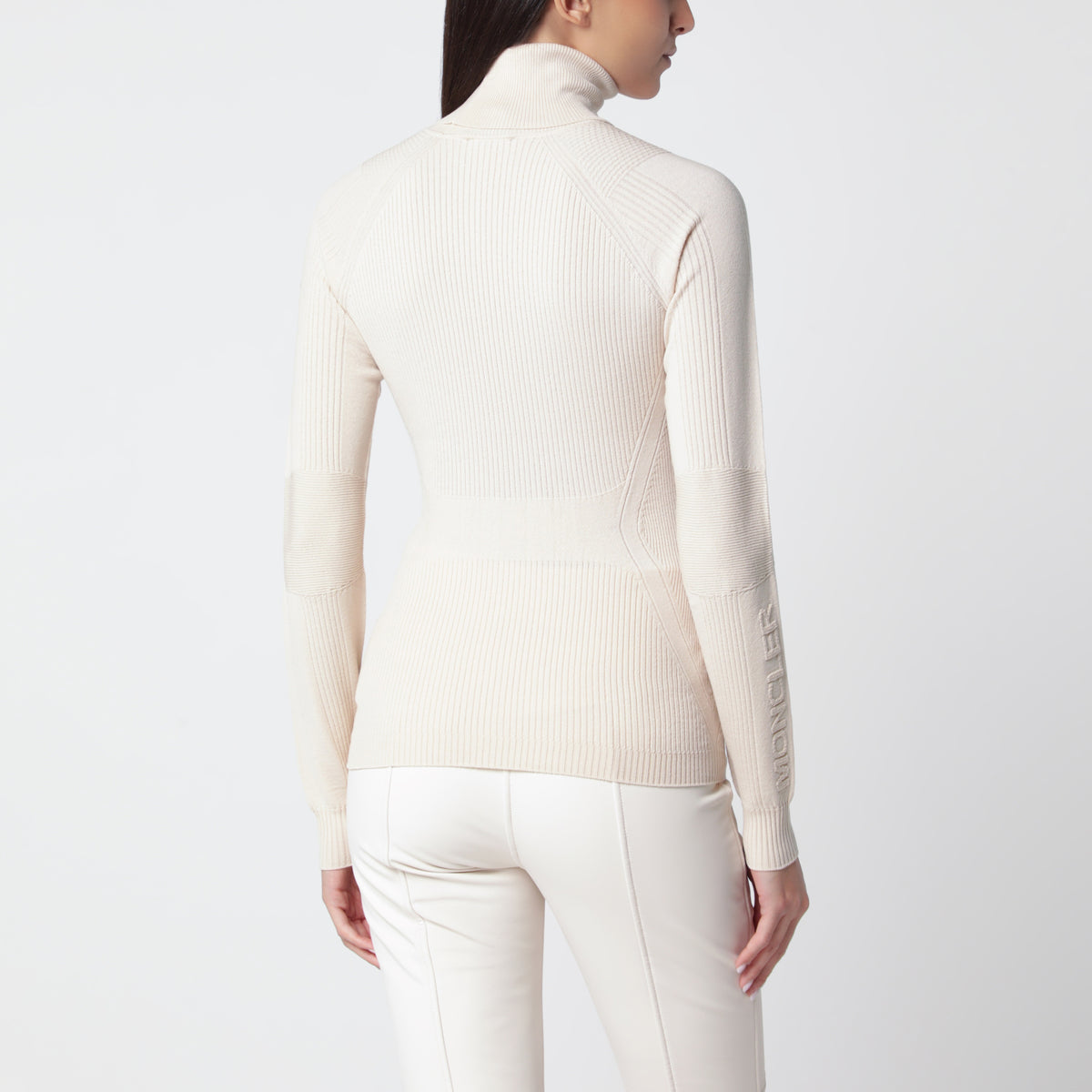 Maglia dolcevita beige chiara in lana
